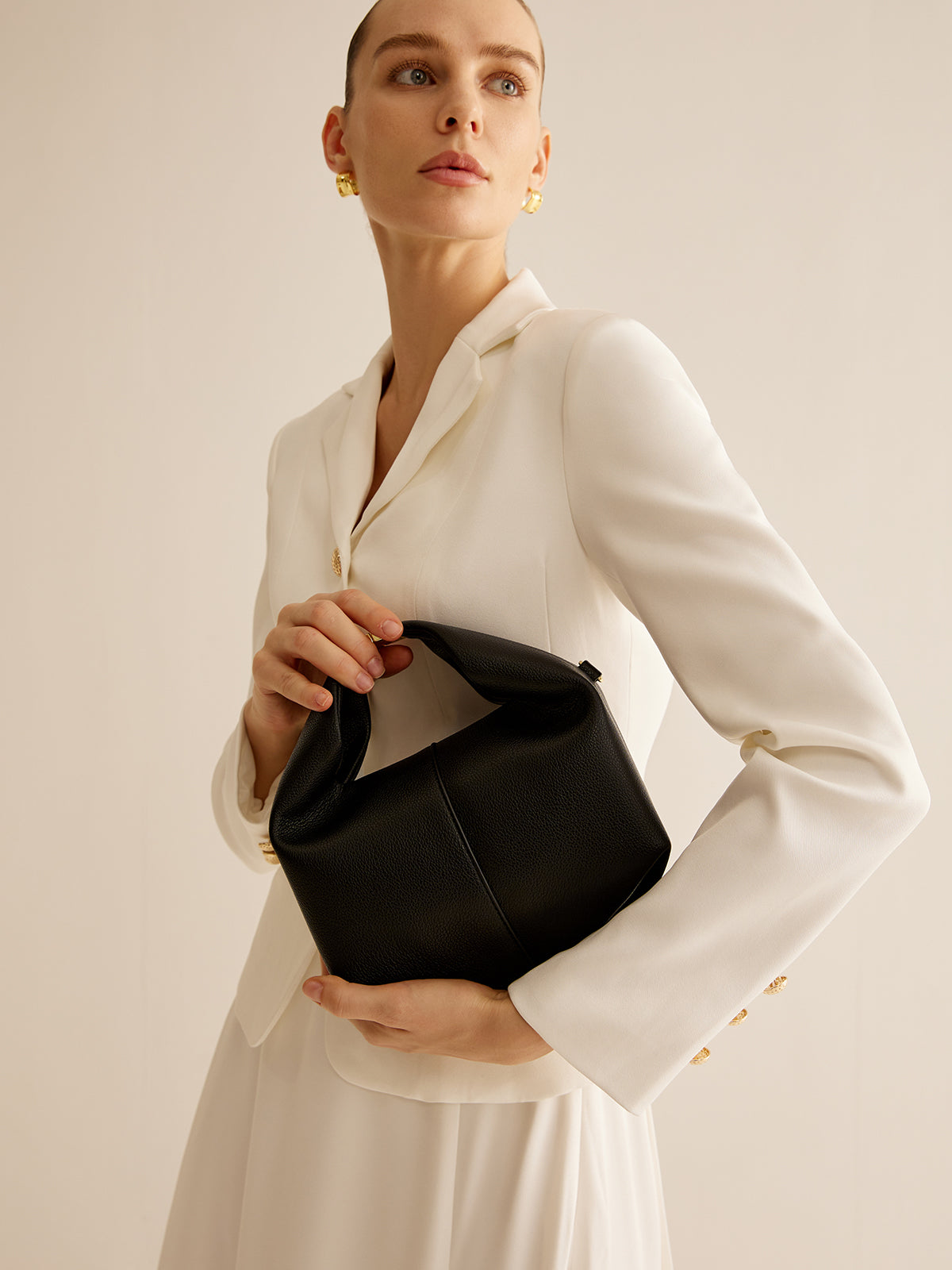 Metal-Detail Top Handle Rounded Bag-Chicvia