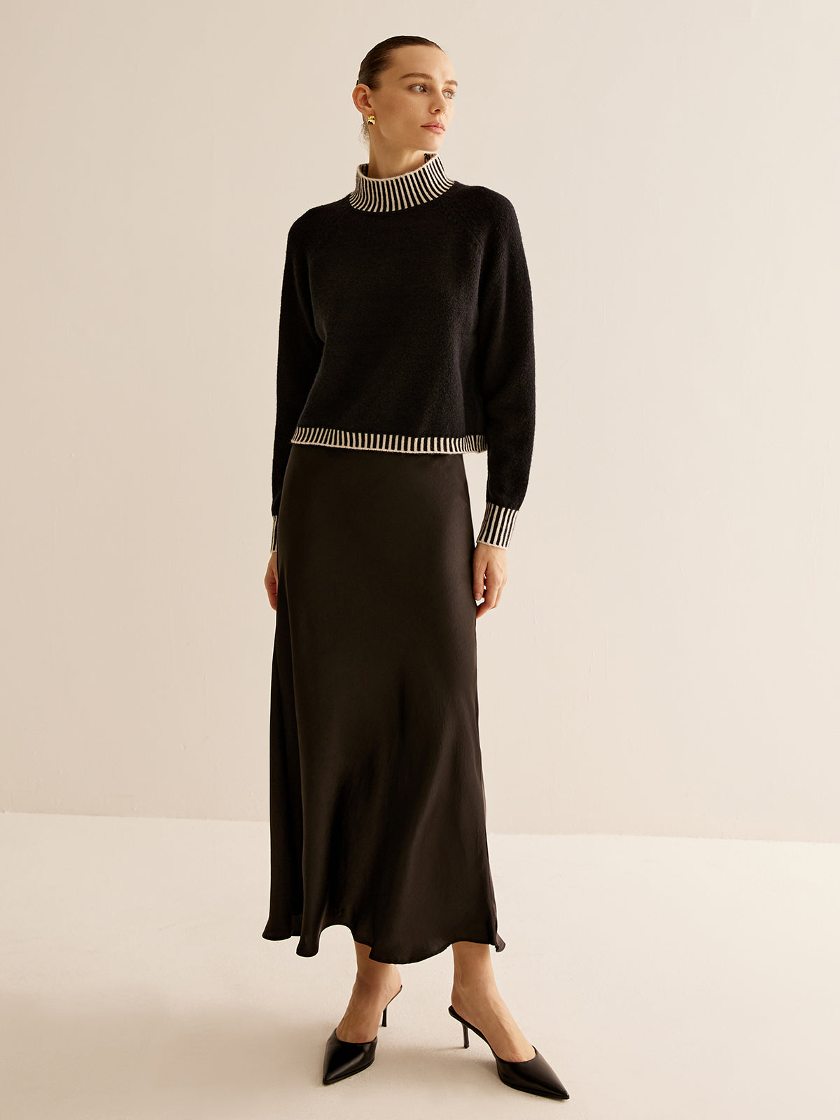 Mock Neck Contrast Pinstripe Sweater-Chicvia