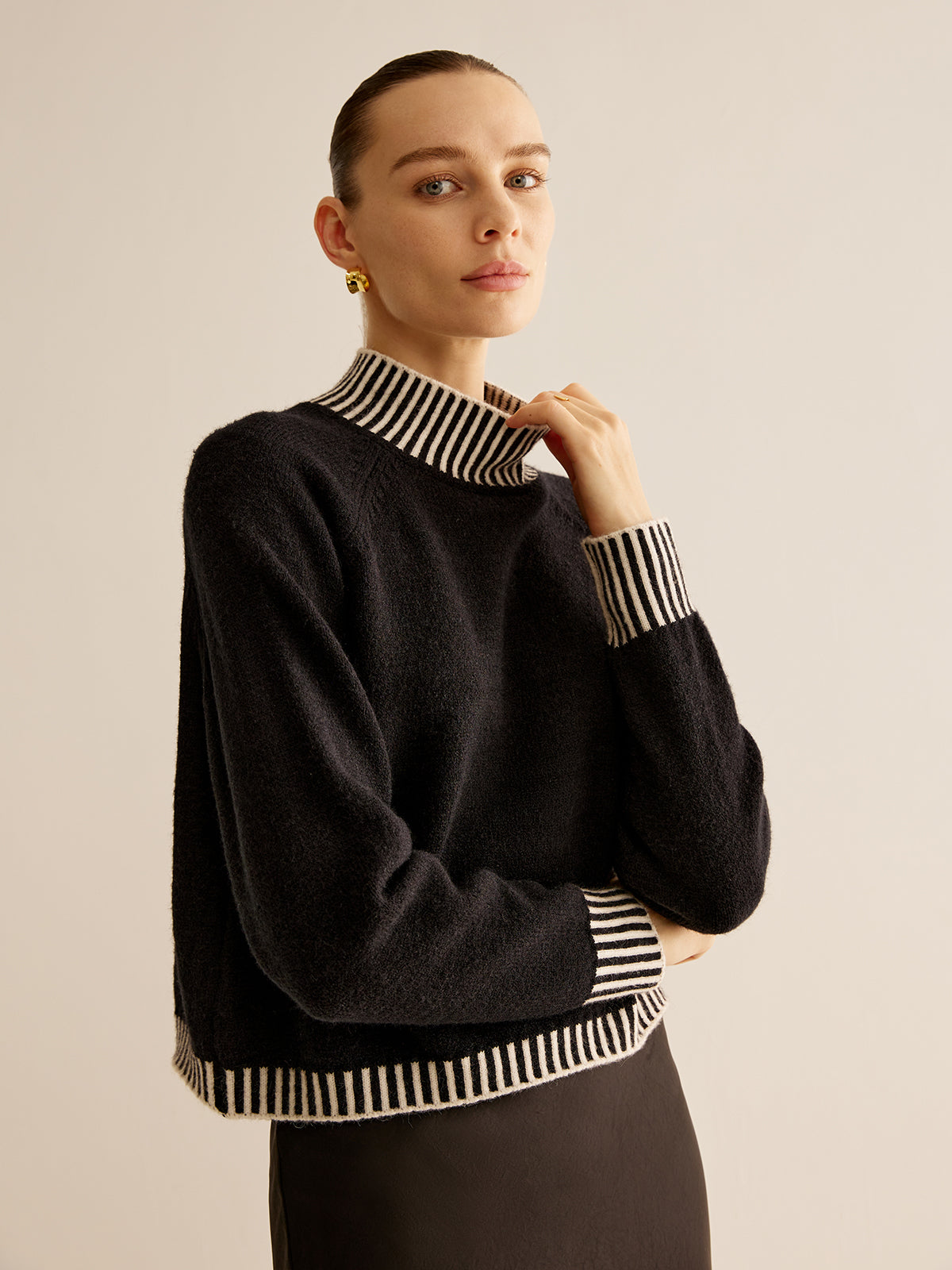 Mock Neck Contrast Pinstripe Sweater-Chicvia