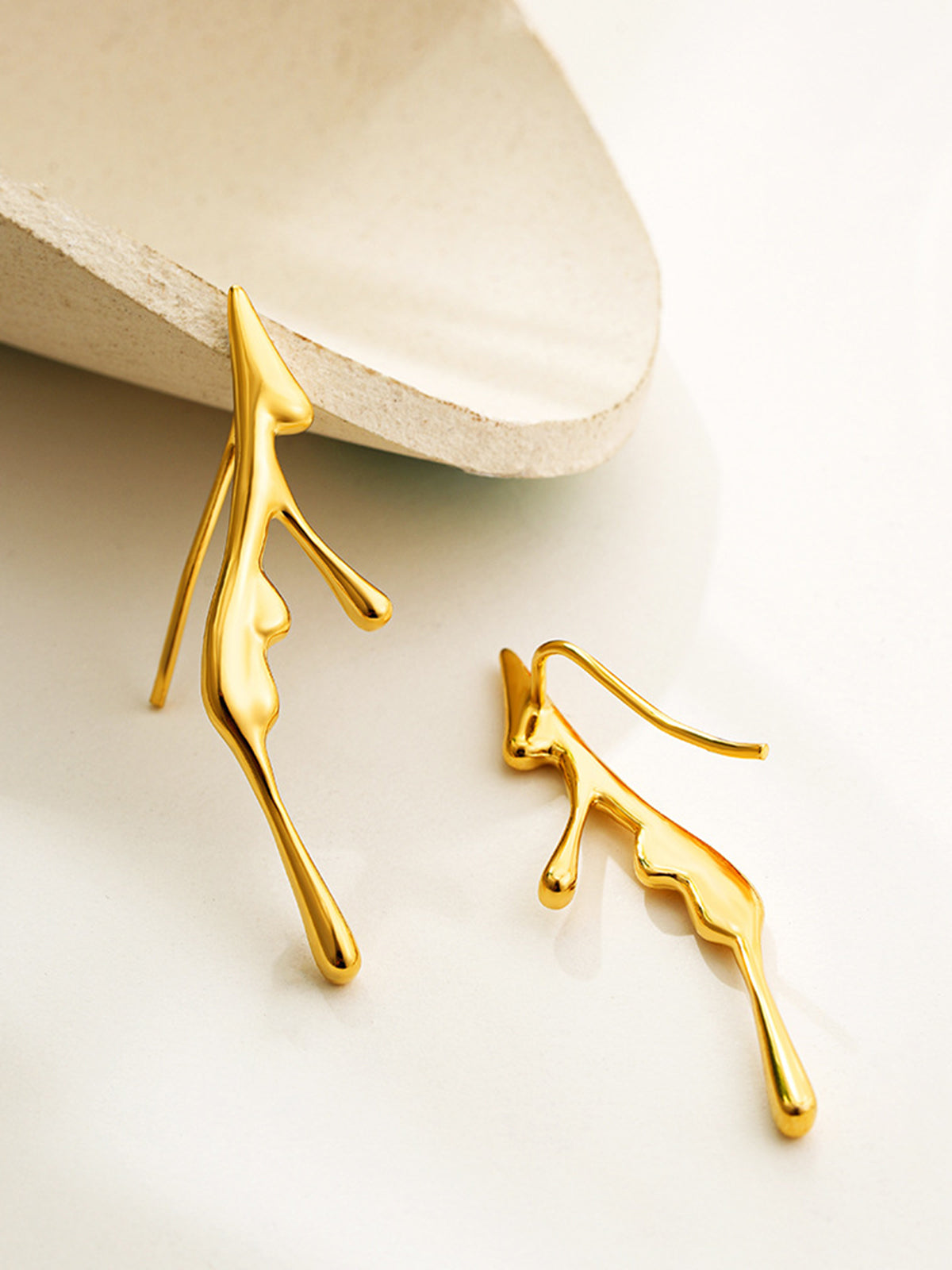 Left Golden Lava Drop Ear Cuff-Chicvia