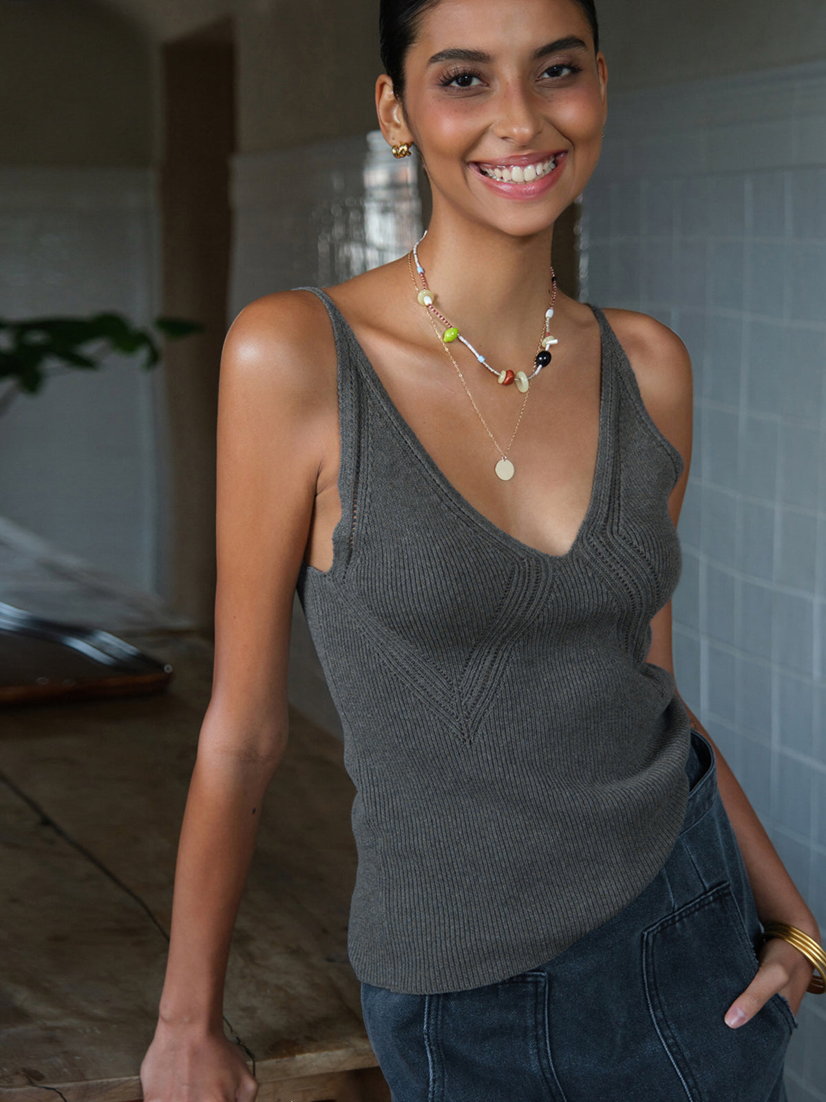 Ribbed Plain Sweater Vest-Chicvia