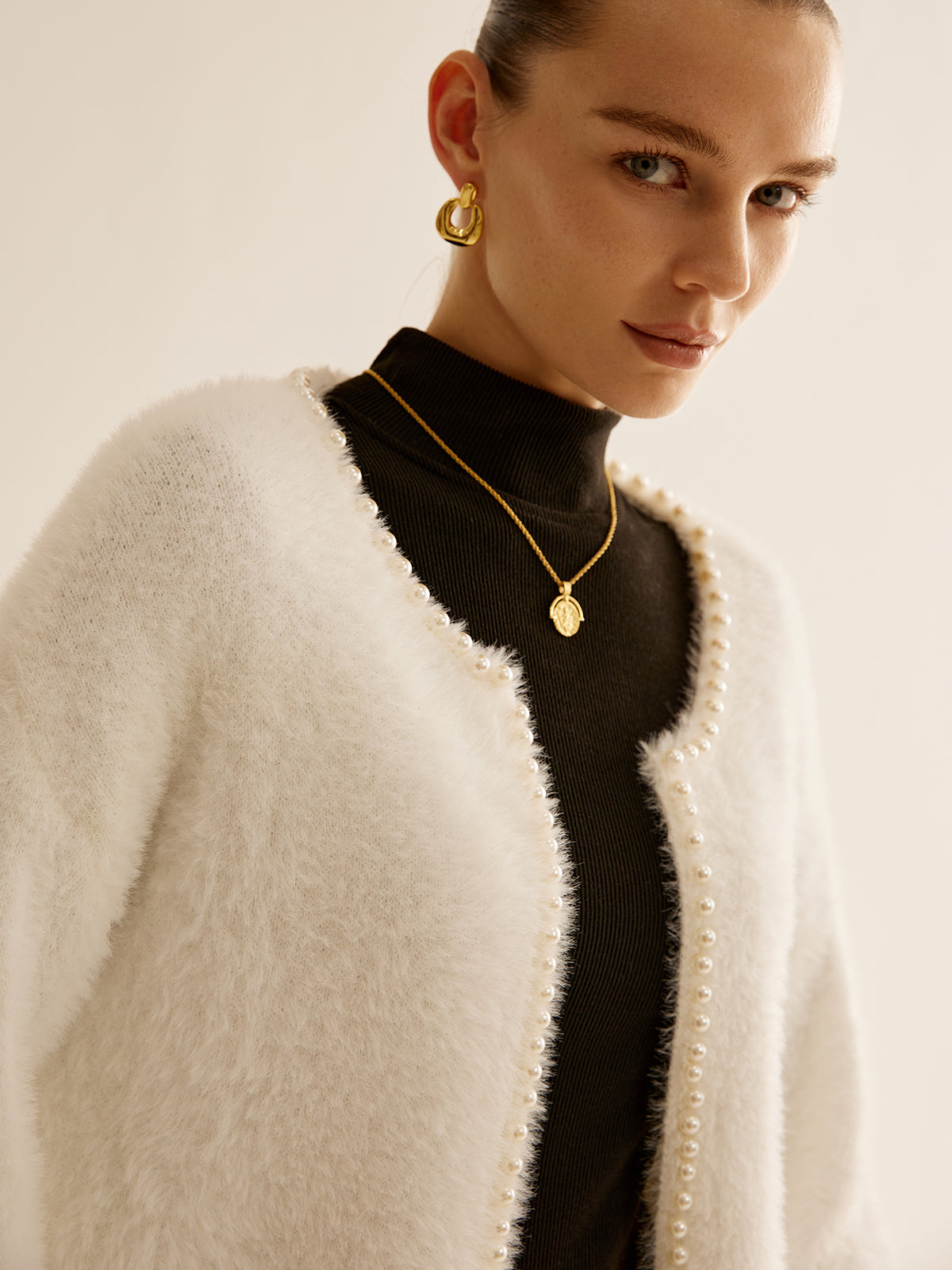 Oversized  Pearl Trim Fuzzy Cardiagn-Chicvia