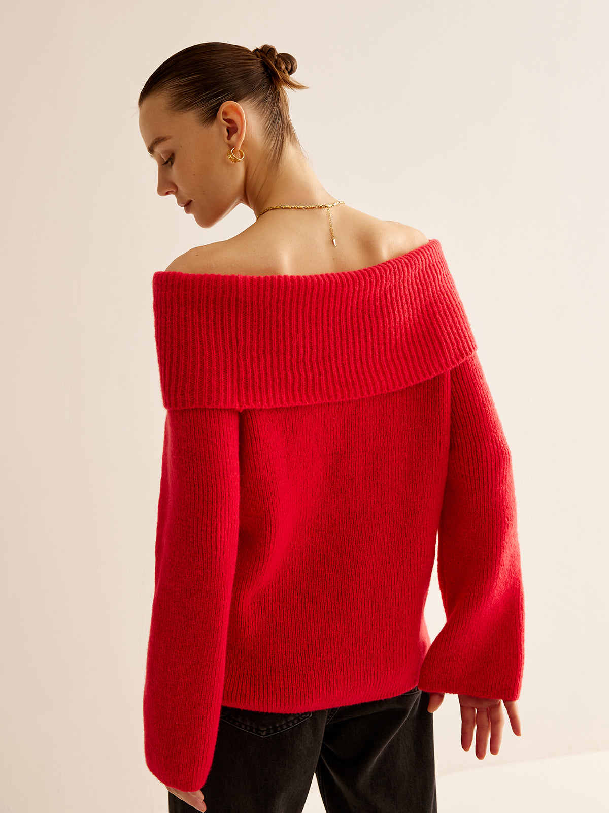 Off-Shoulder Ribbed Sweater-Chicvia