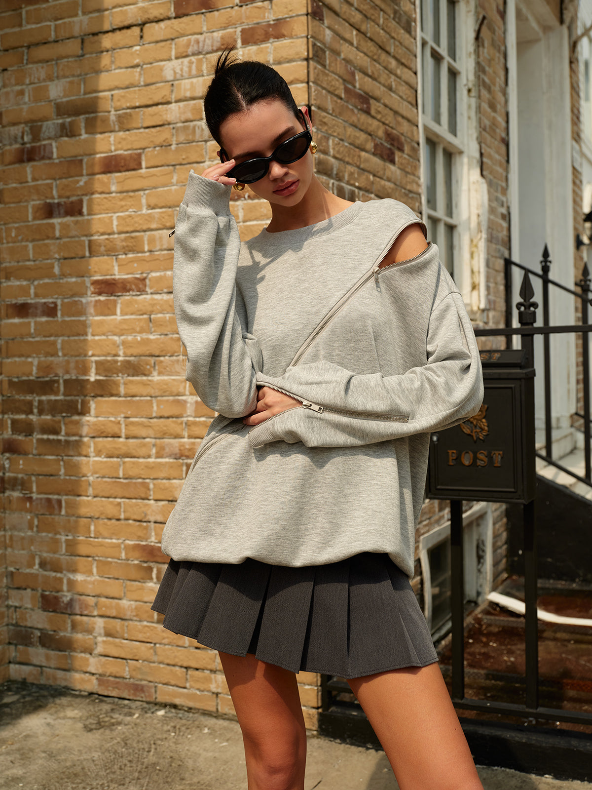 Plain Zipper Loose Sweatshirt-Chicvia