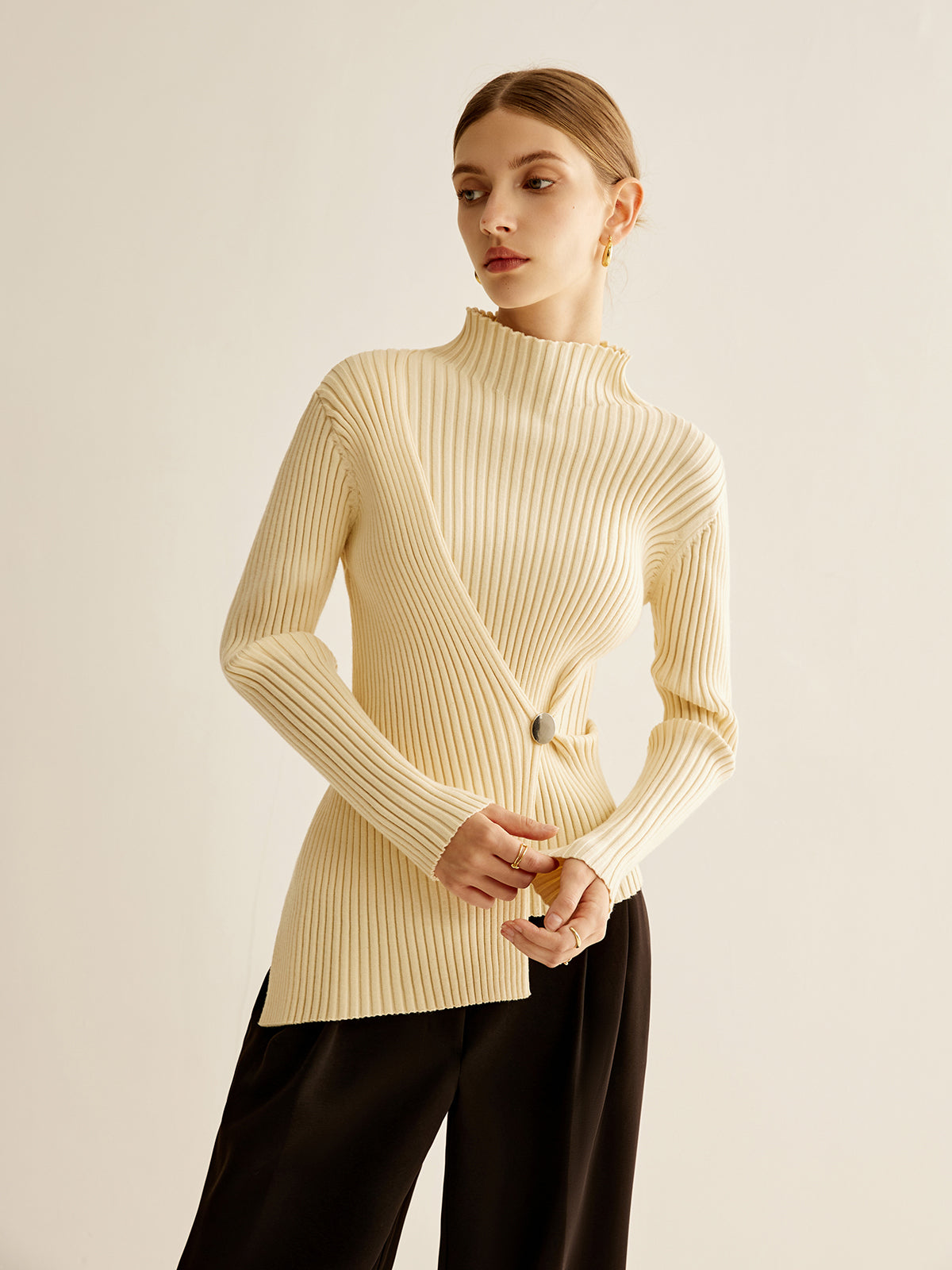 Mock-Neck Ribbed Cinched Sweater-Chicvia