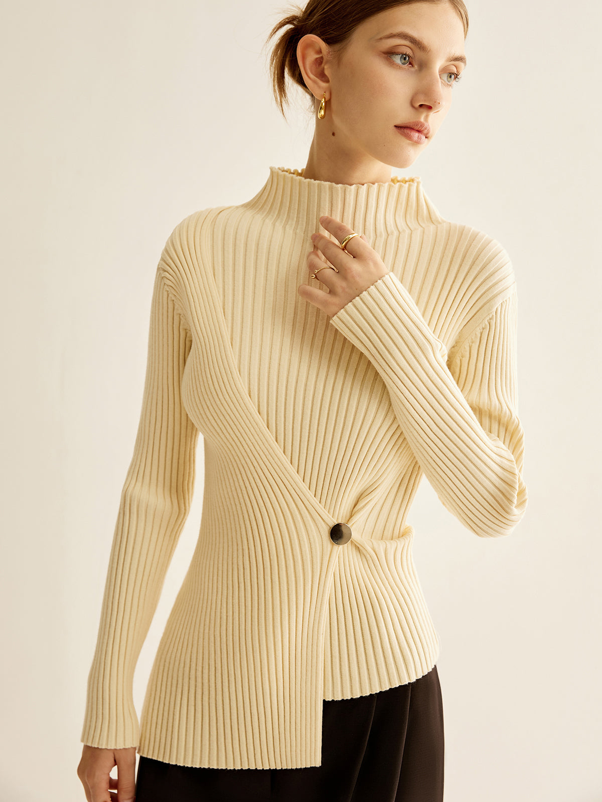 Mock-Neck Ribbed Cinched Sweater-Chicvia
