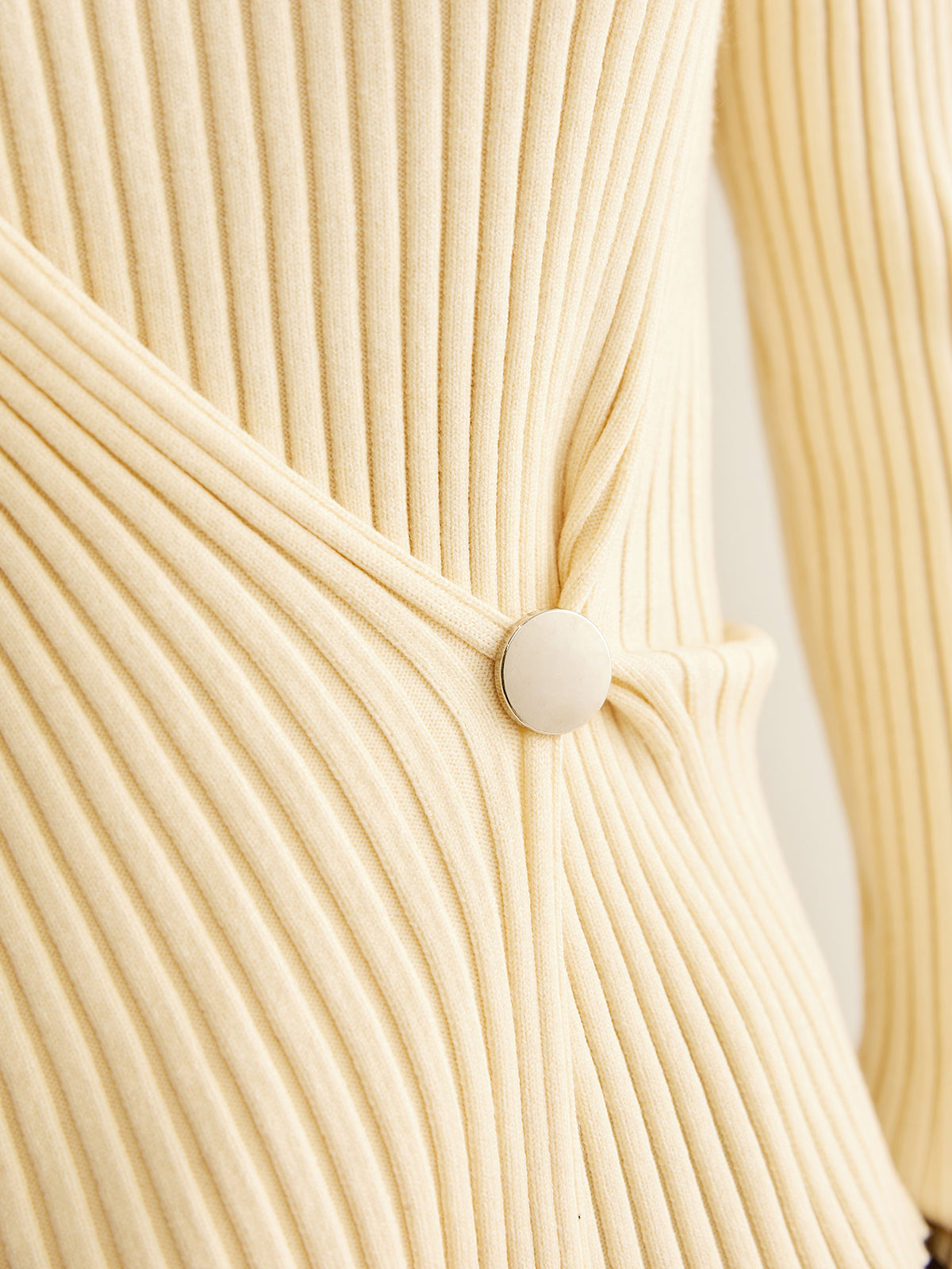 Mock-Neck Ribbed Cinched Sweater-Chicvia