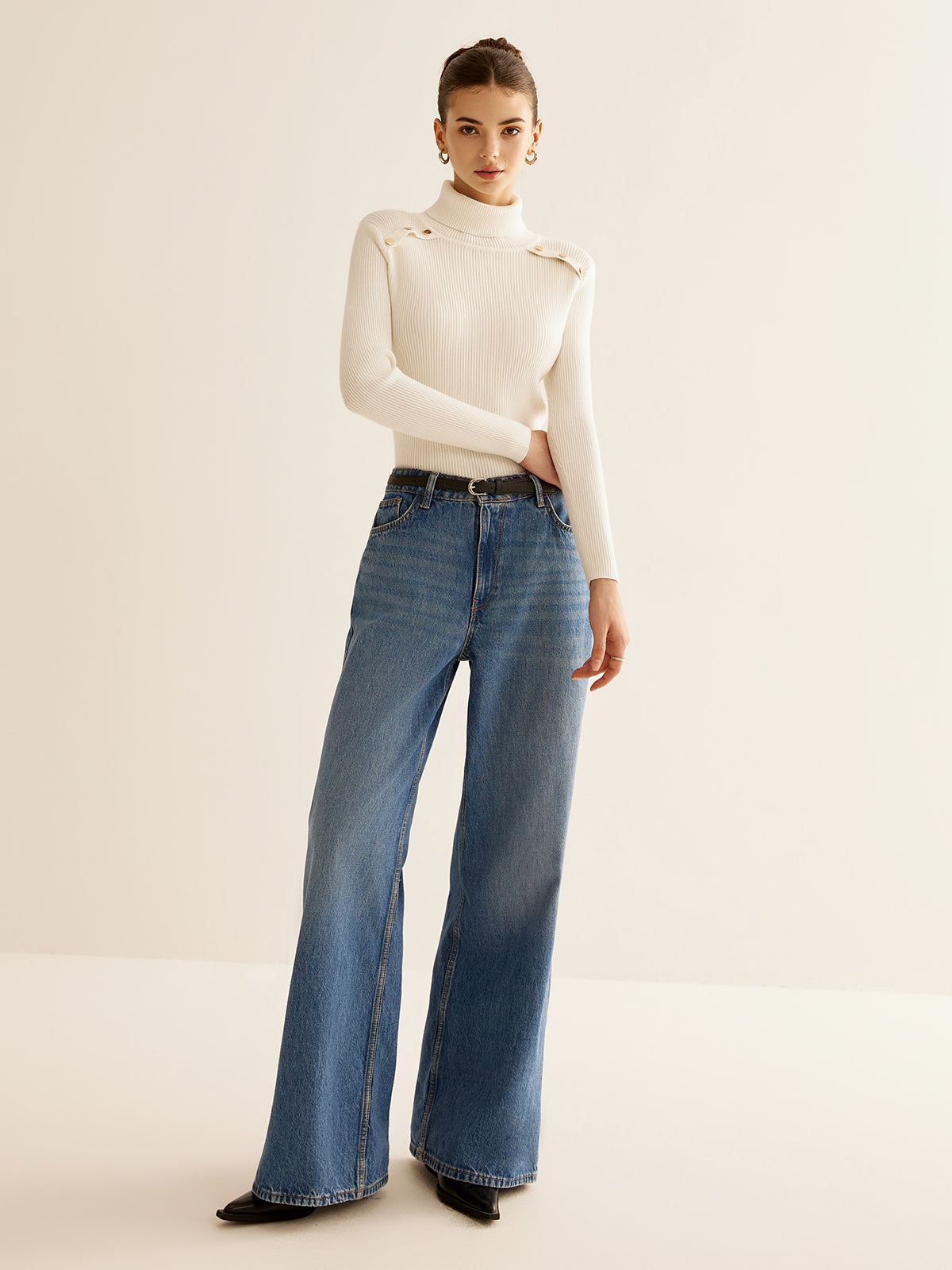 Ribbed Turtleneck Slim Sweater-Chicvia