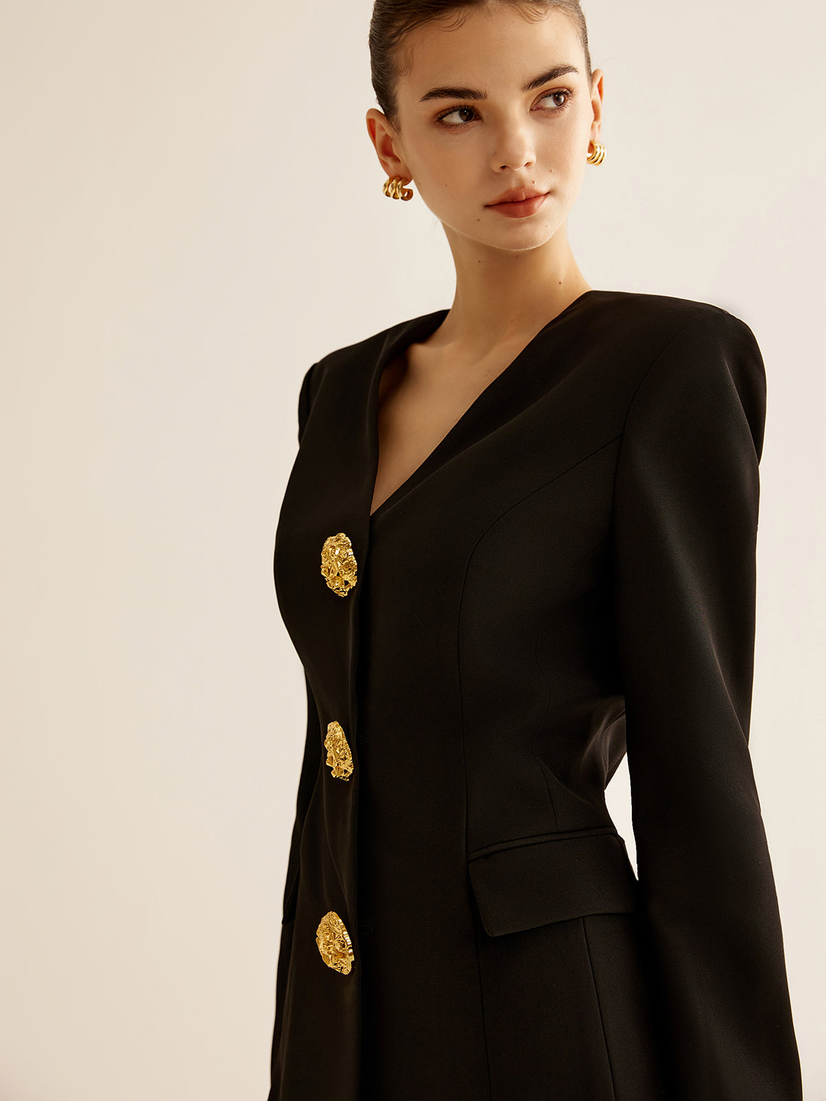 Metal-Button Slim Blazer-Chicvia