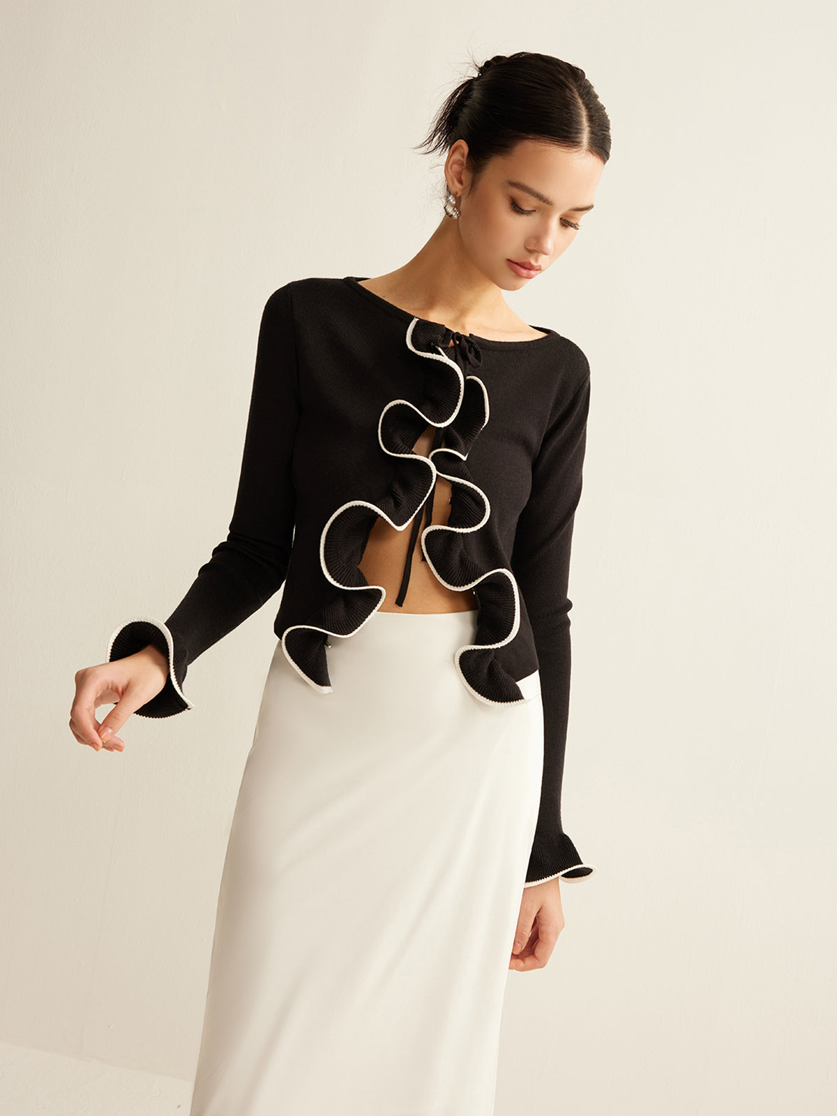 Contrast Ruffle Skinny Cardigan-Chicvia