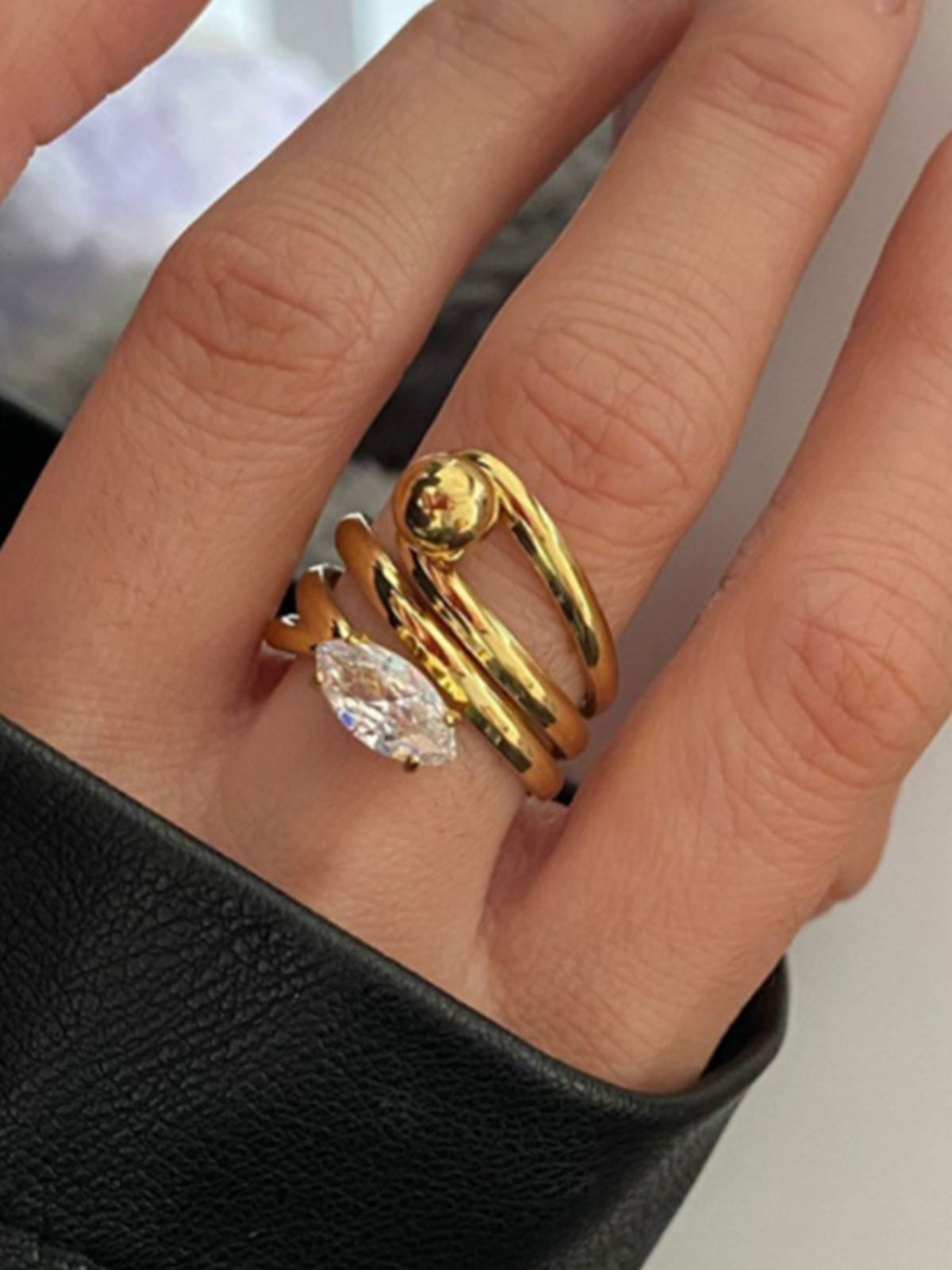 Elegant Twist Ring-Chicvia