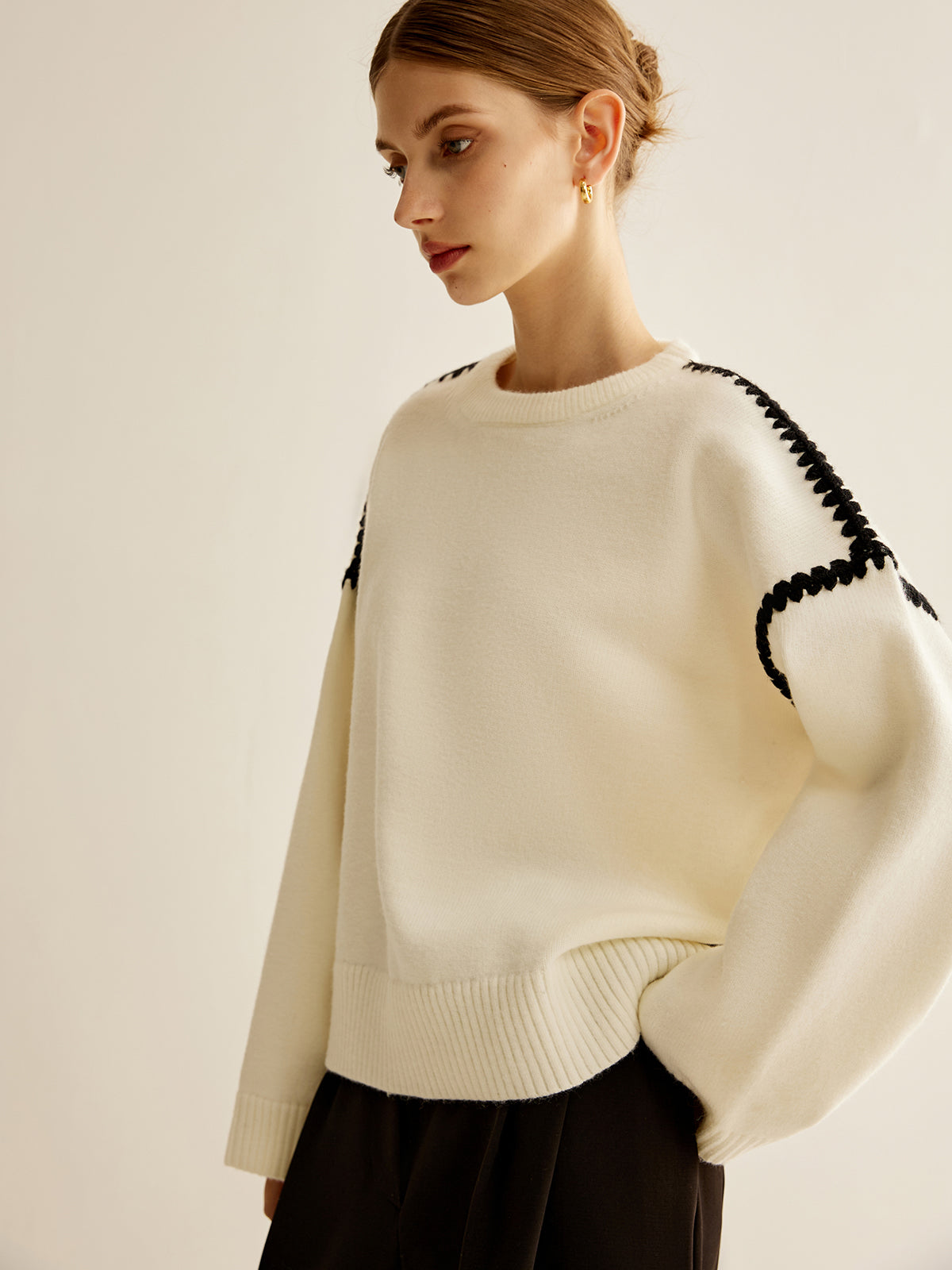 Minimalist Embroidered Trim Sweater-Chicvia