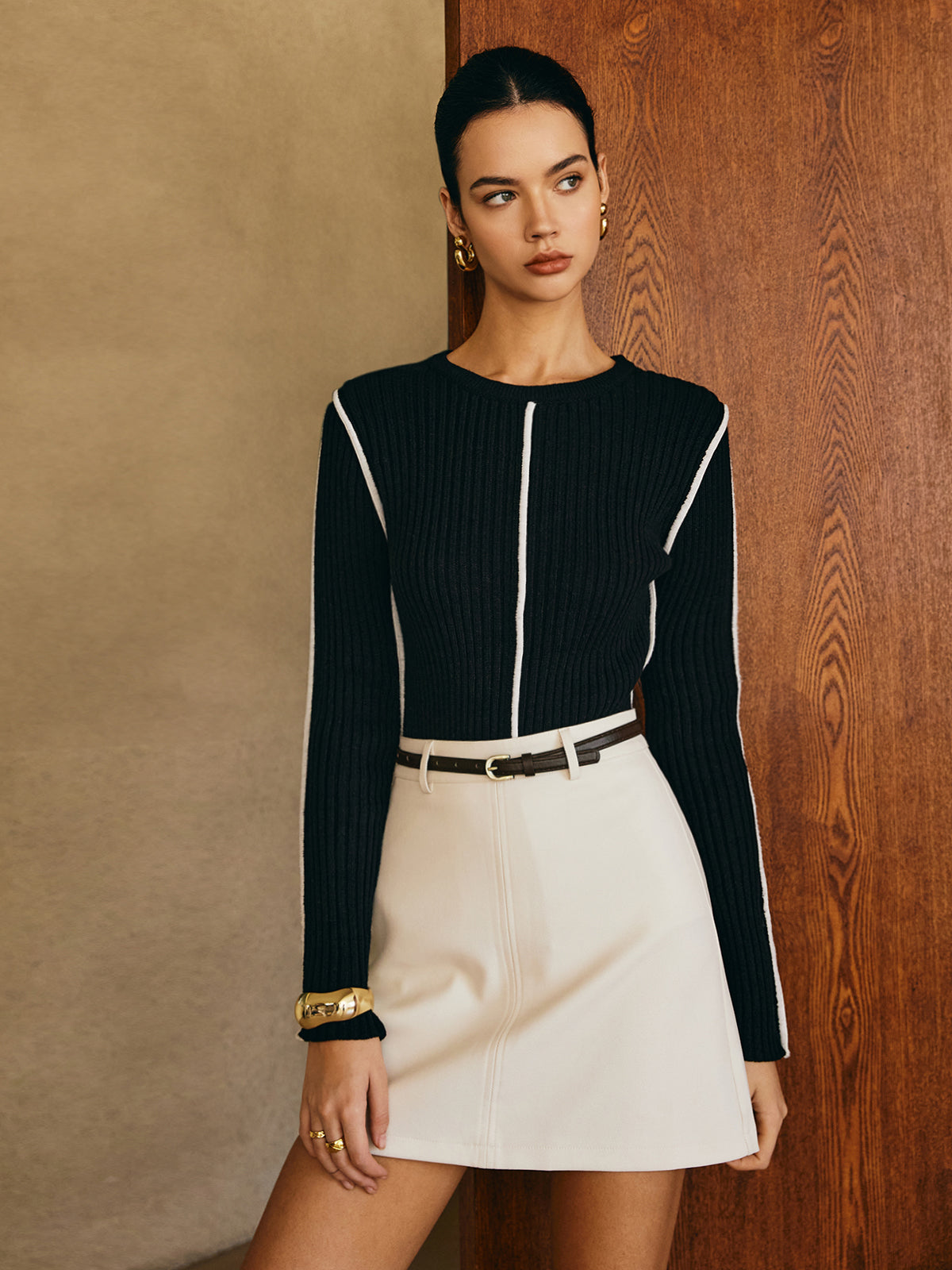 Contrast Piping Slim Knit Top-Chicvia