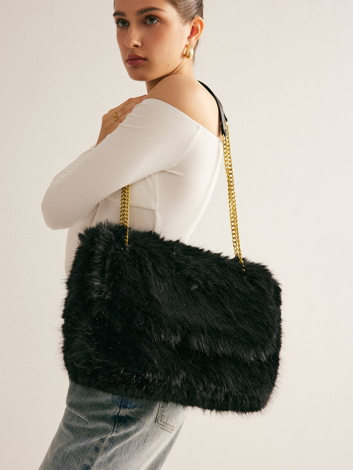 Large Capacity Fuzzy Flap Bag-Chicvia