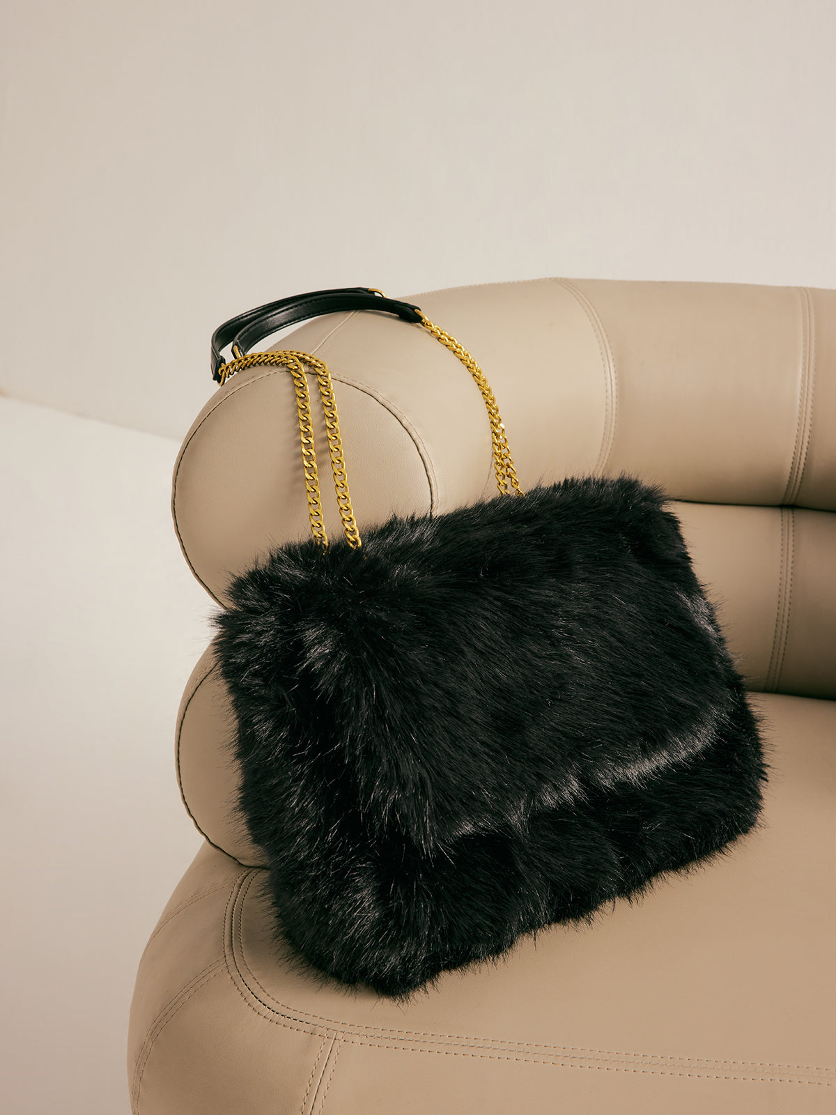 Large Capacity Fuzzy Flap Bag-Chicvia