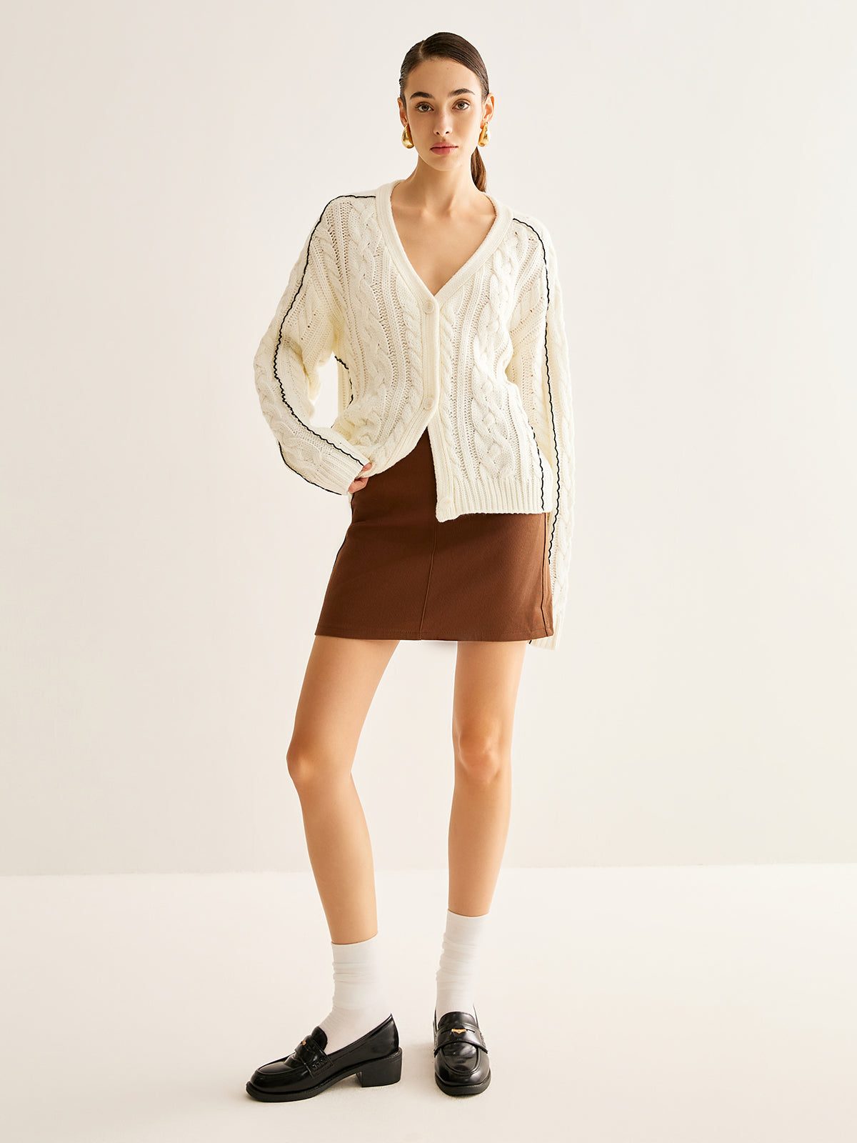 Contrast Binding Button Cardigan-Chicvia