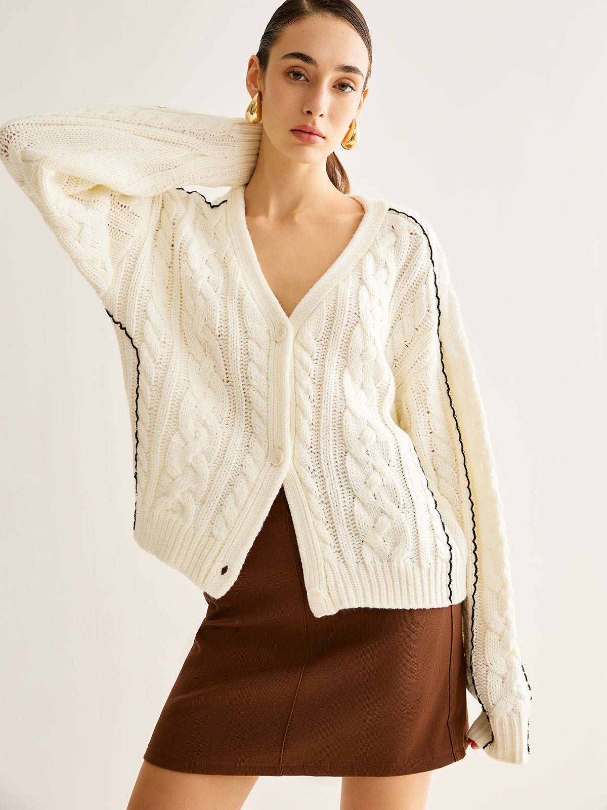 Contrast Binding Button Cardigan-Chicvia