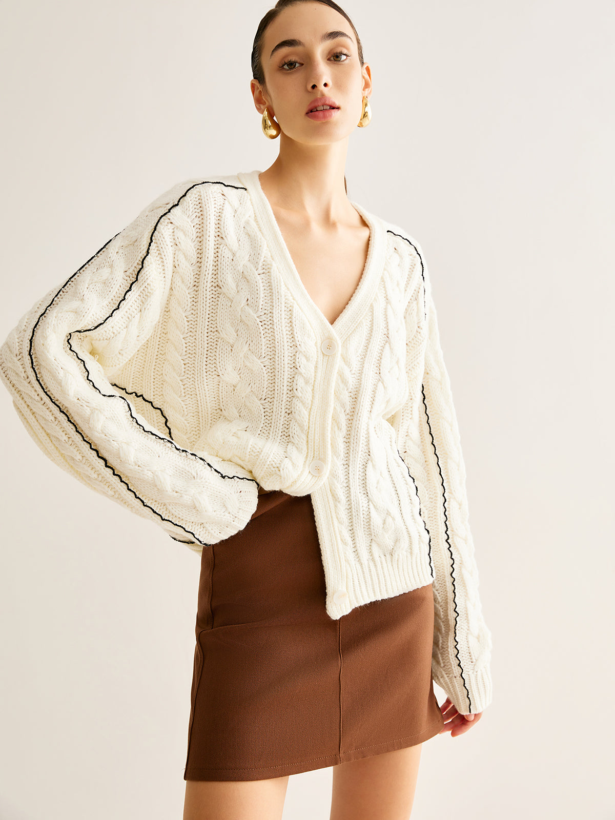 Contrast Binding Button Cardigan-Chicvia