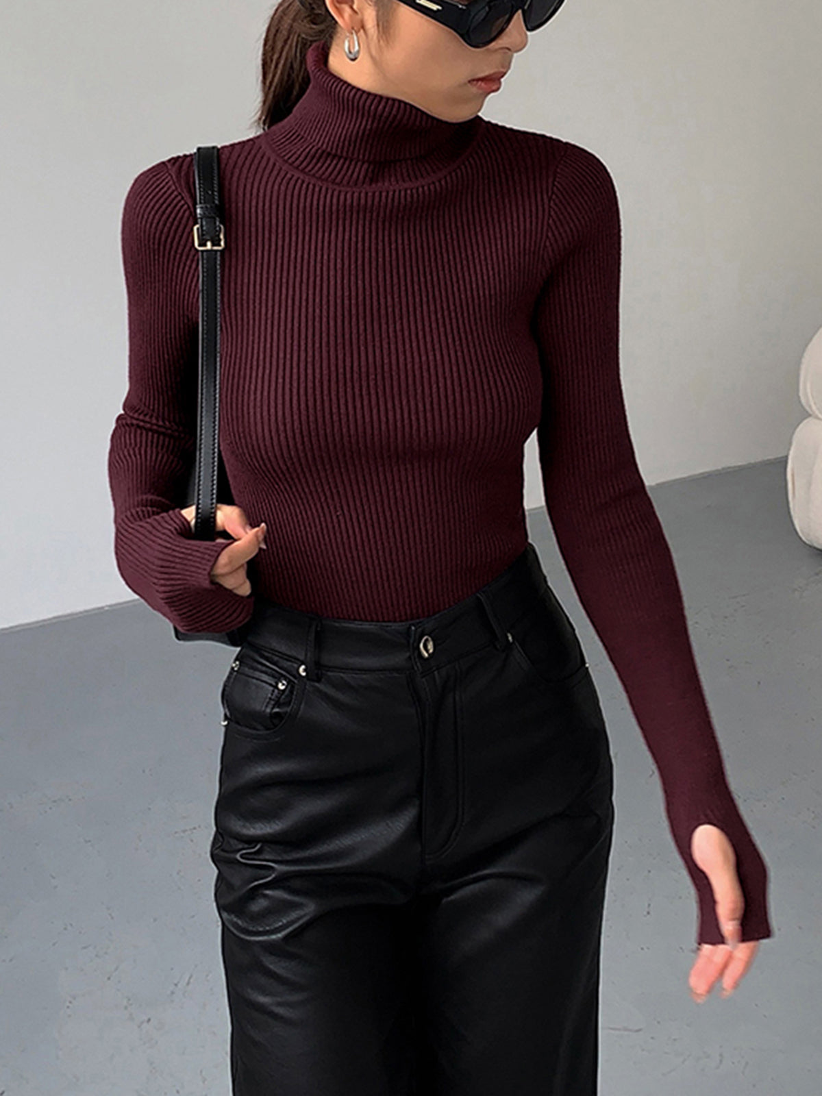 Minimalist Turtleneck Slim Knit Top-Chicvia