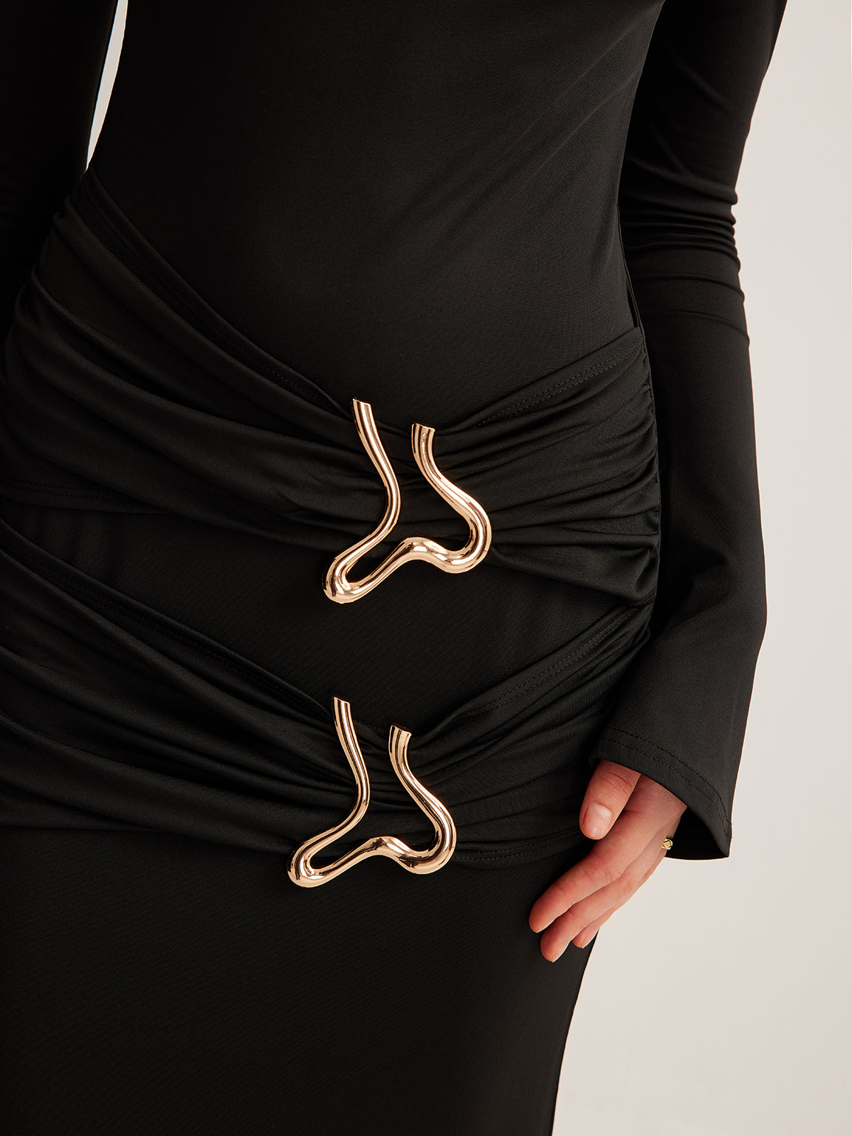 Metal-Ring Pleated Jersey Dress-Chicvia