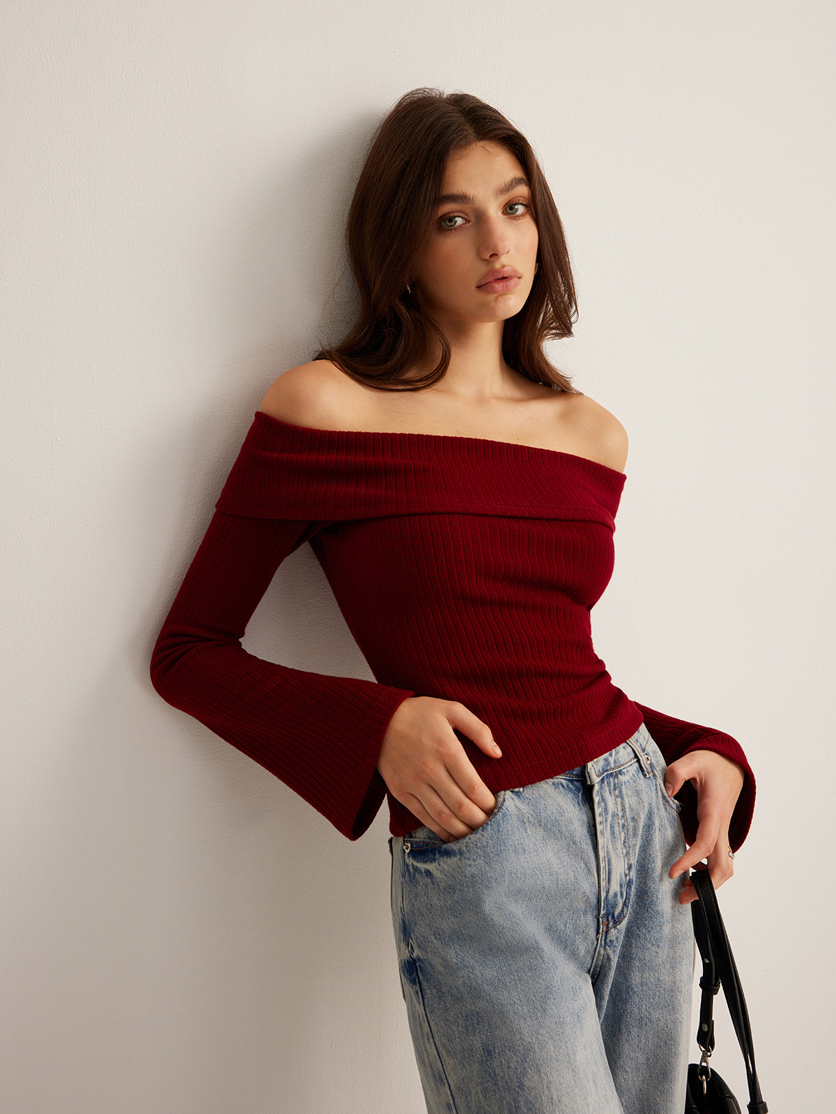 Off-Shoulder Ribbed Slim Top-Chicvia