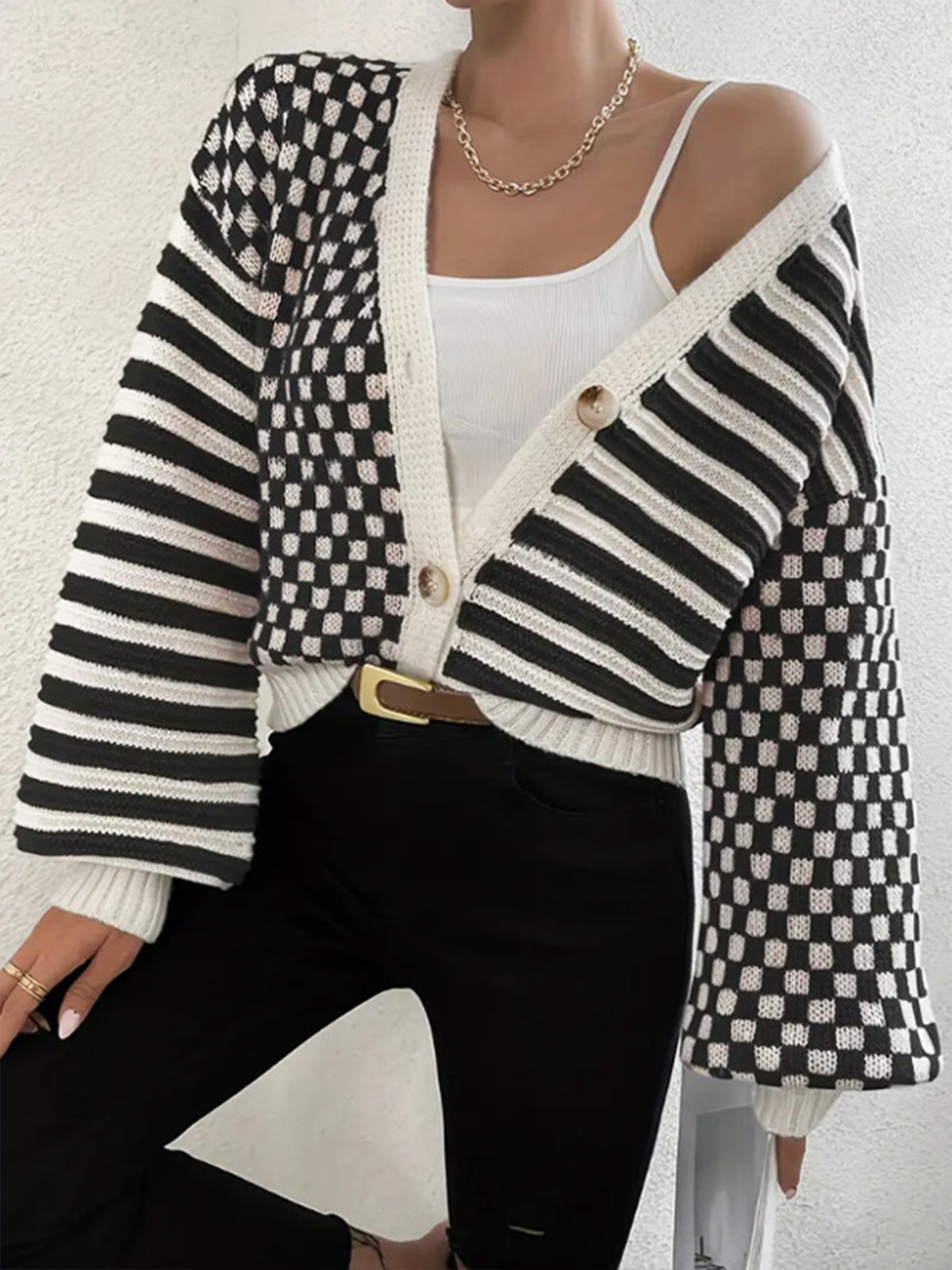 Oversized Geometric-Pattern Crop Knit Outerwear-Chicvia