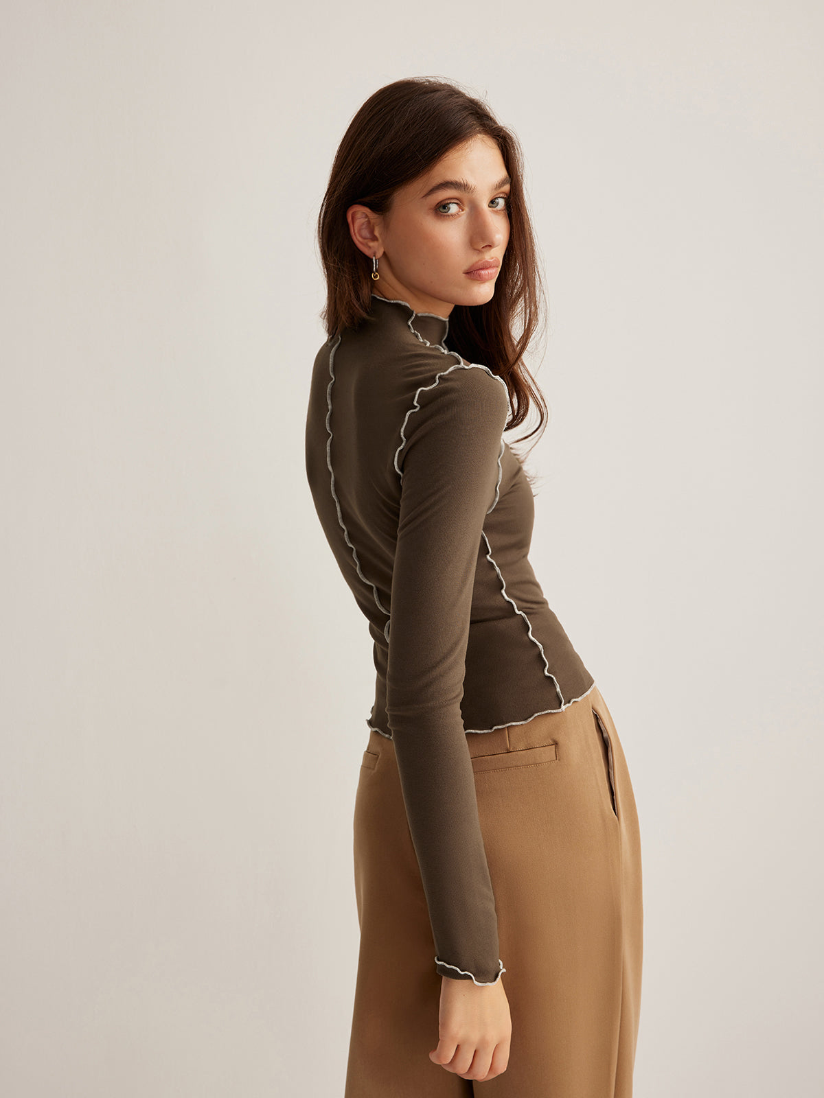 Mock Neck Wave-Piping Jersey Top-Chicvia