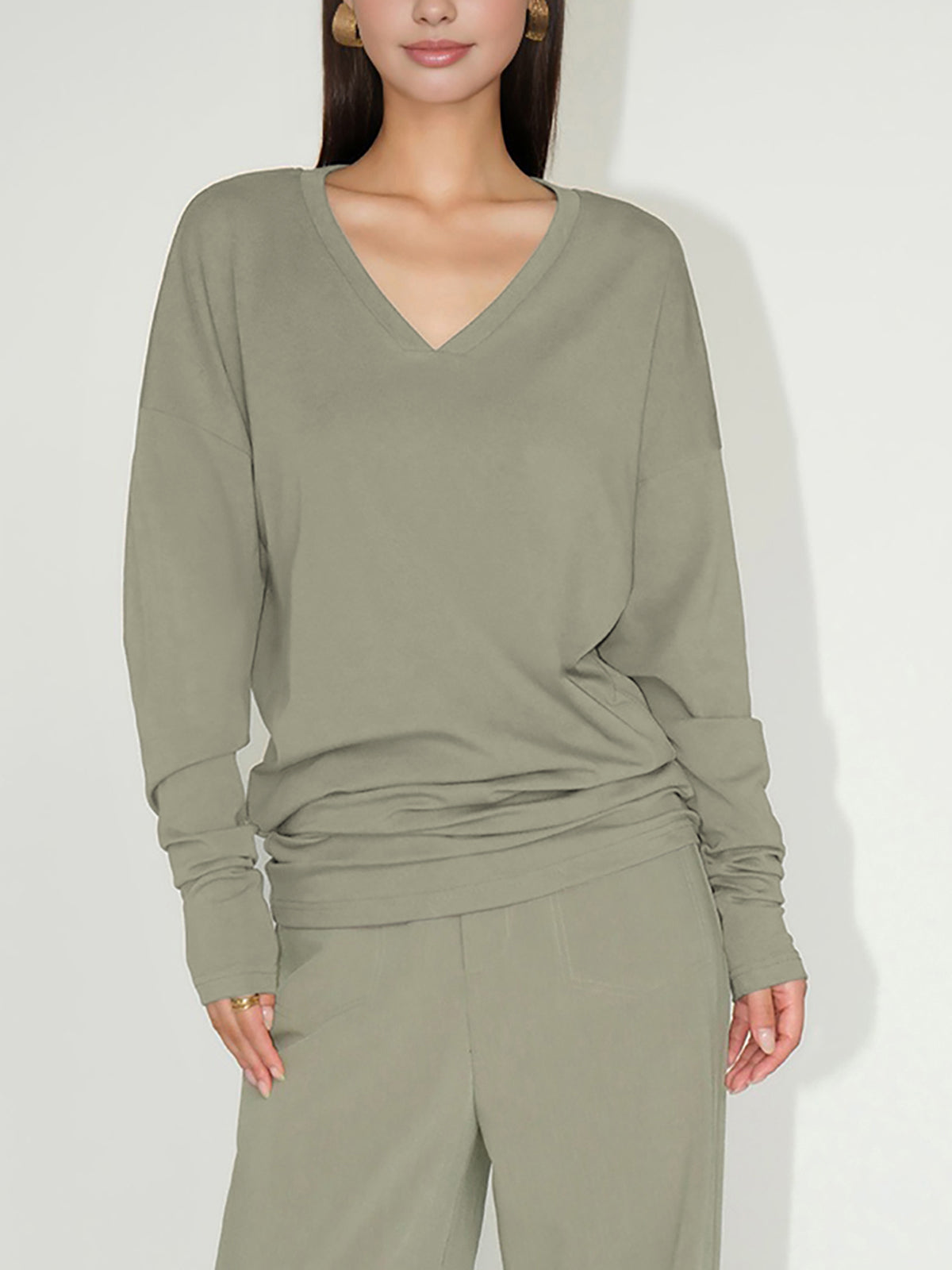 Minimalist V-Neck Draped Top-Chicvia