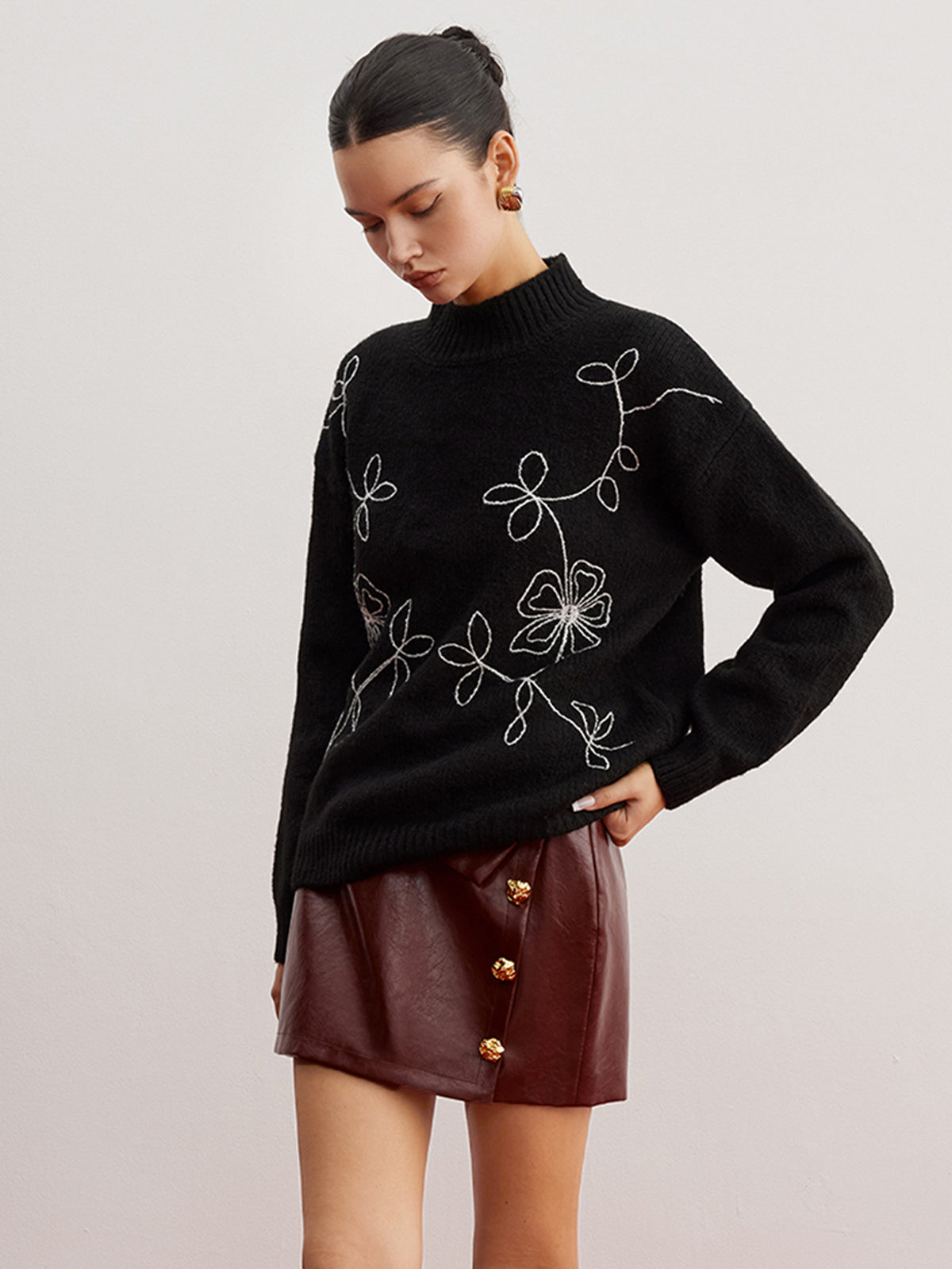 Mock Neck Floral Shift Sweater-Chicvia
