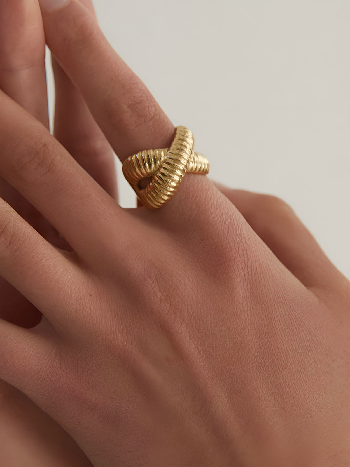 Cross Ripple Open Ring-Chicvia