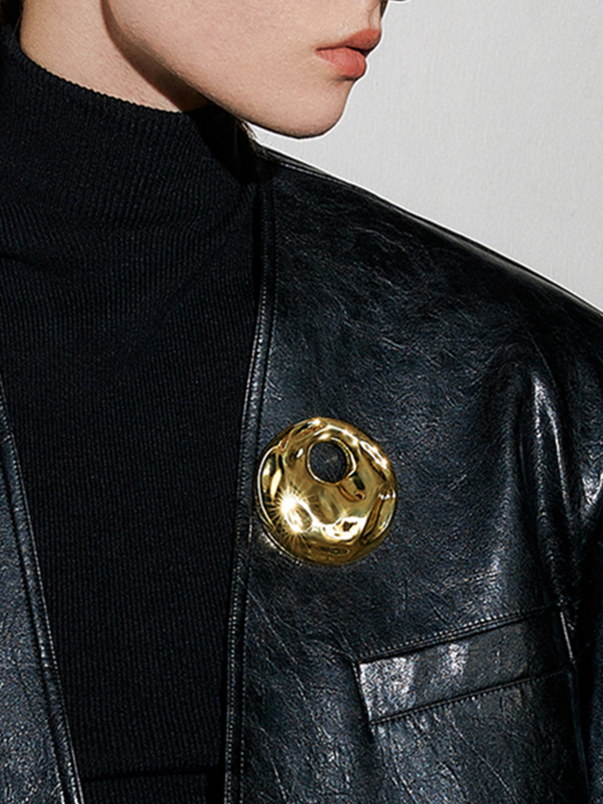 Potholes Hollow Hoop Brooch-Chicvia