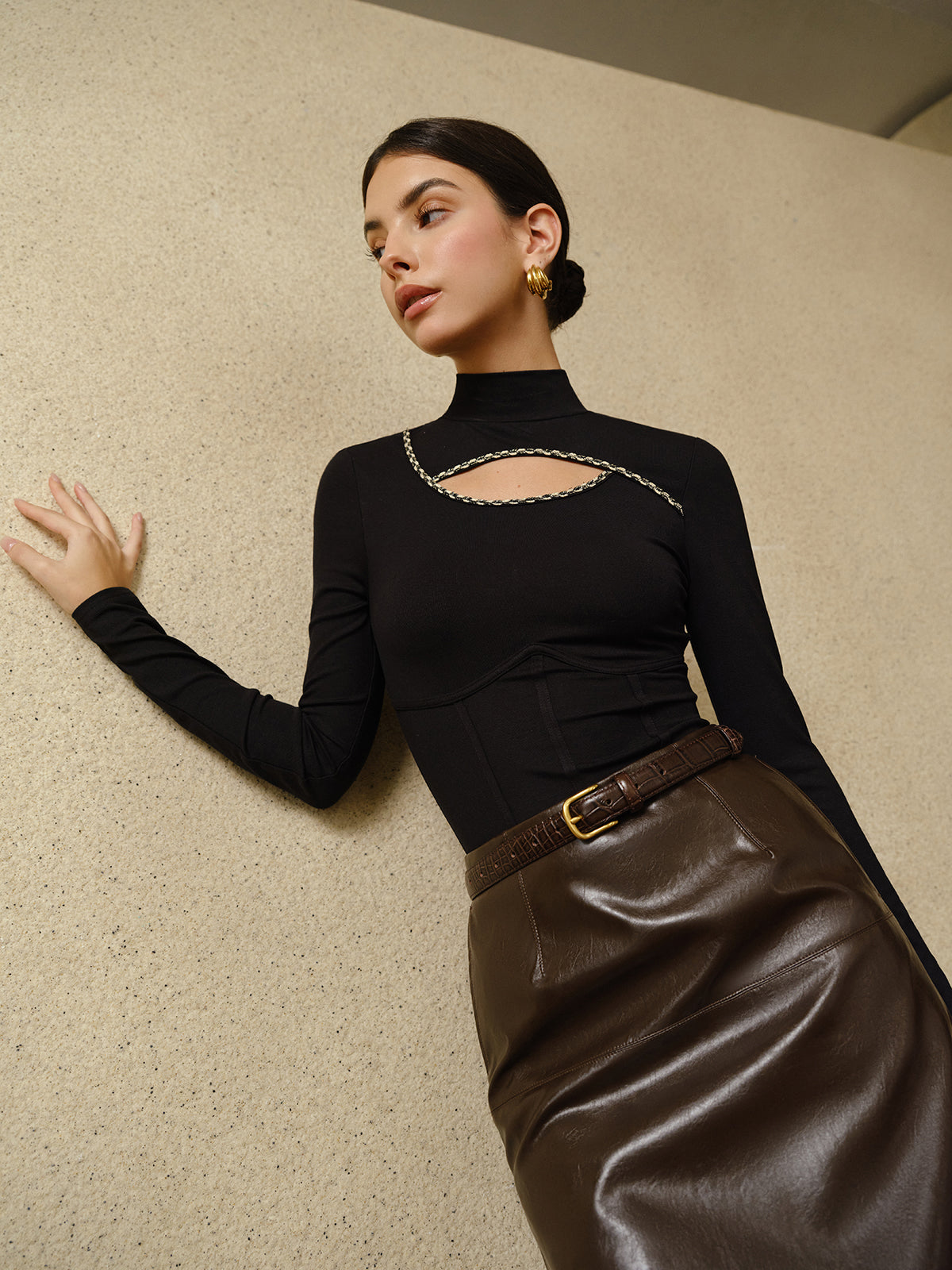 Contrast Trim Cutout Piping Top-Chicvia