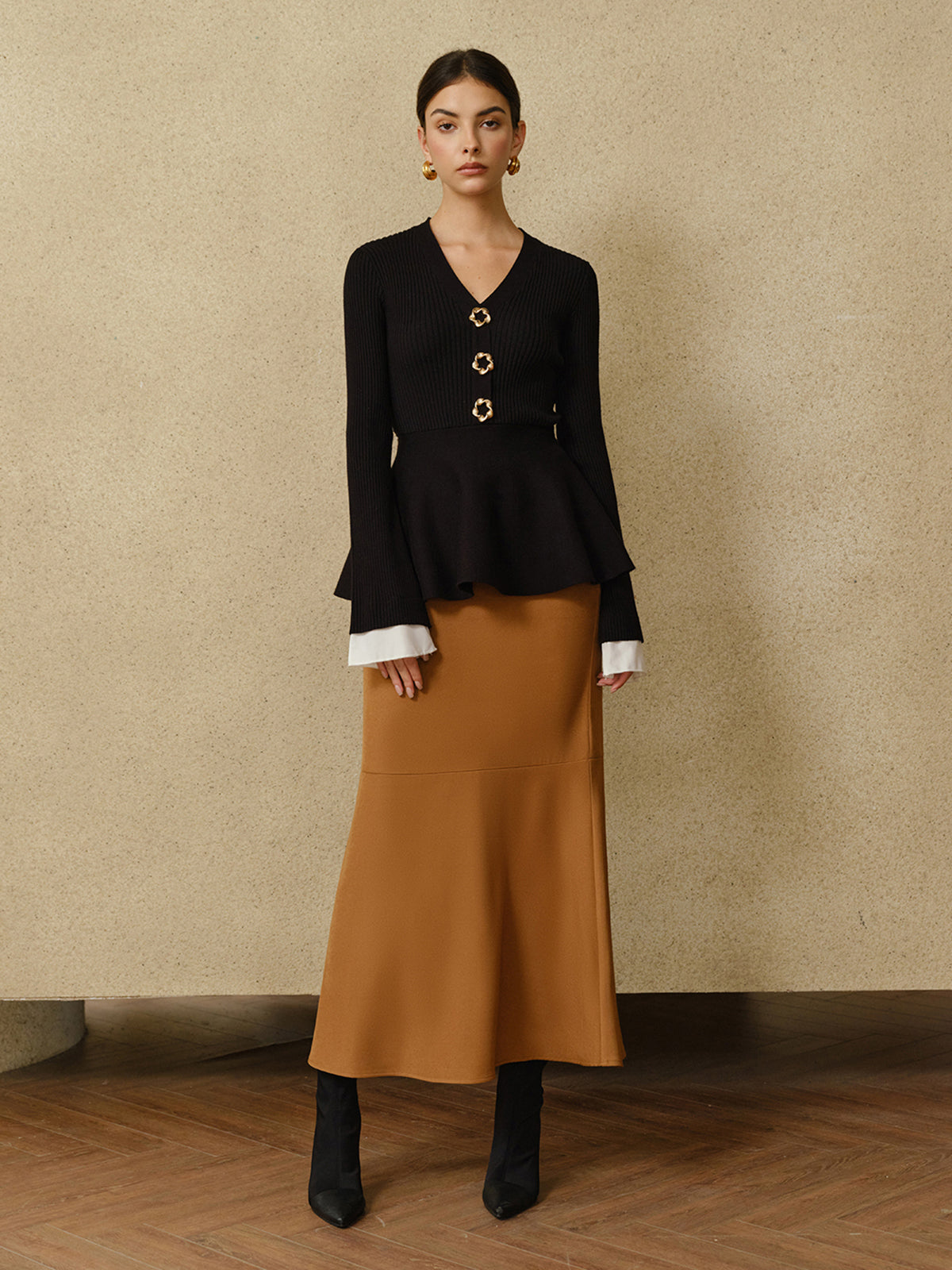 Contrast Cuff Ruffle Knit Top-Chicvia