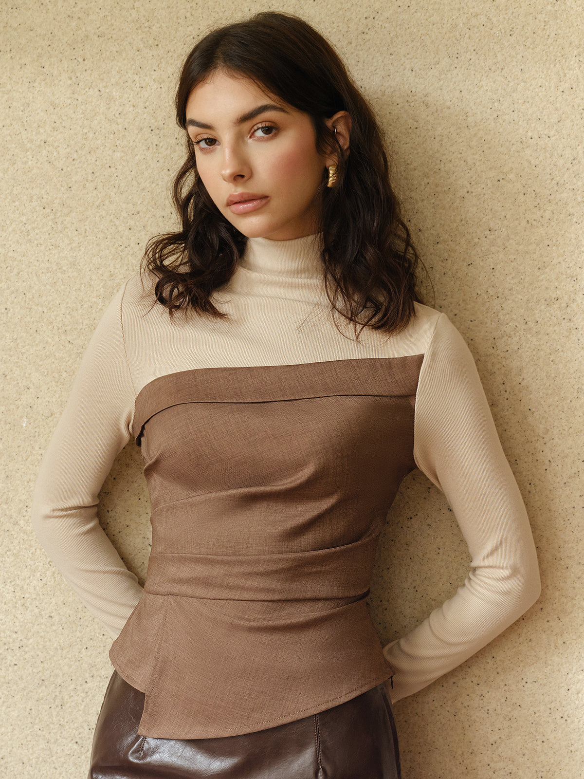 Color Block Pleated Panel T-Shirt-Chicvia