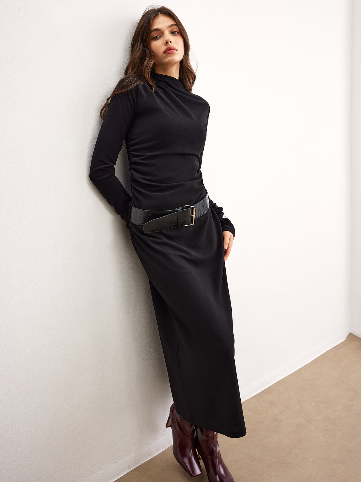 Minimalist Belted Jersey Dress-Chicvia