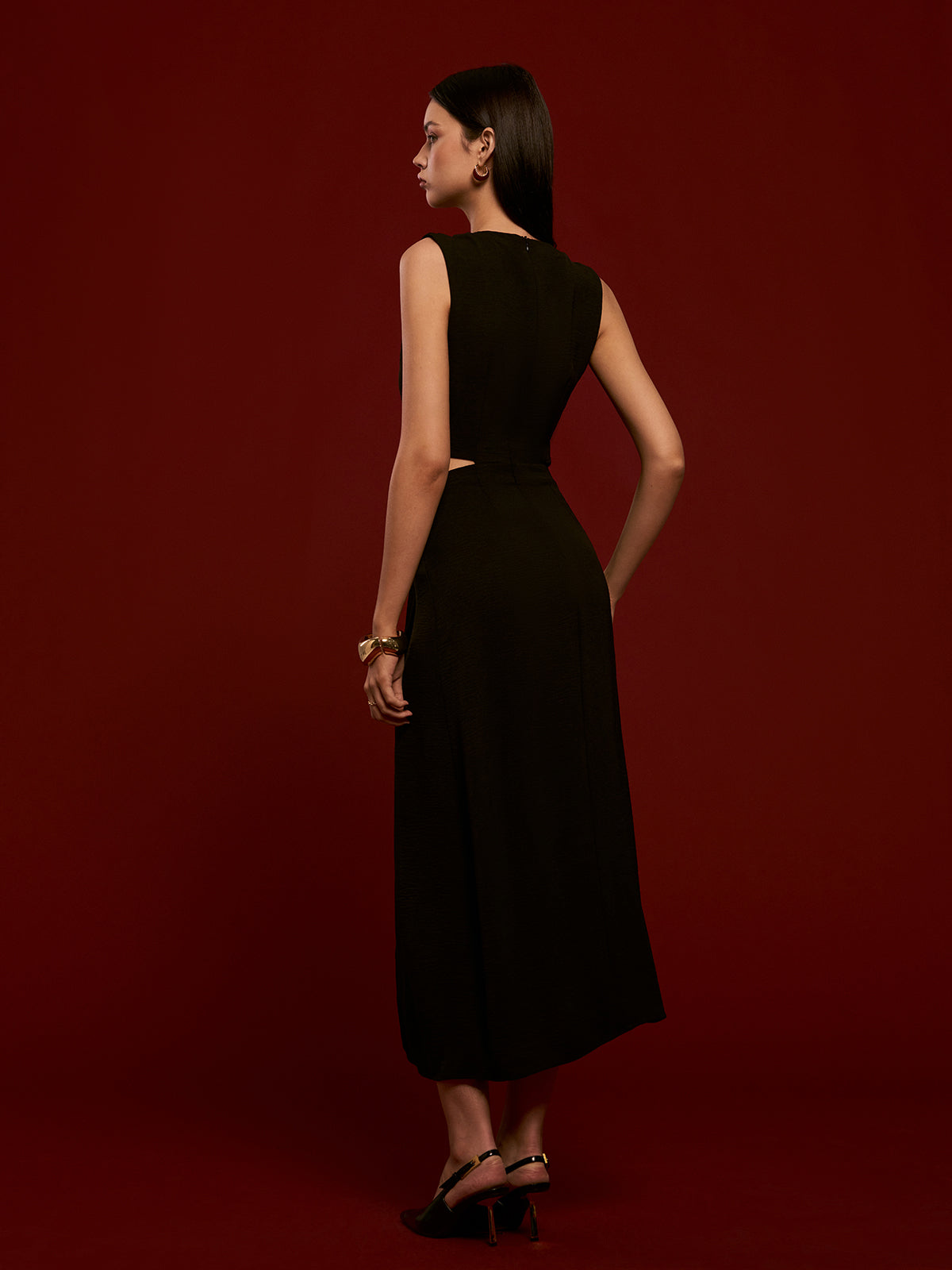 Metal-Ring Cutout Pleated Dress-Chicvia