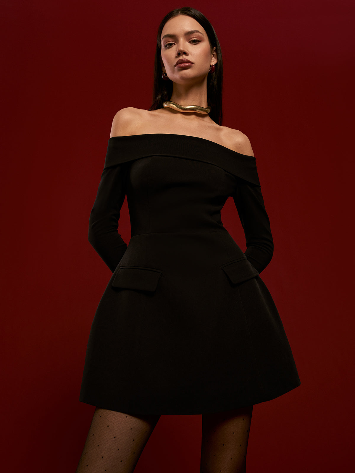 Off-Shoulder Pleated Short Dress-Chicvia