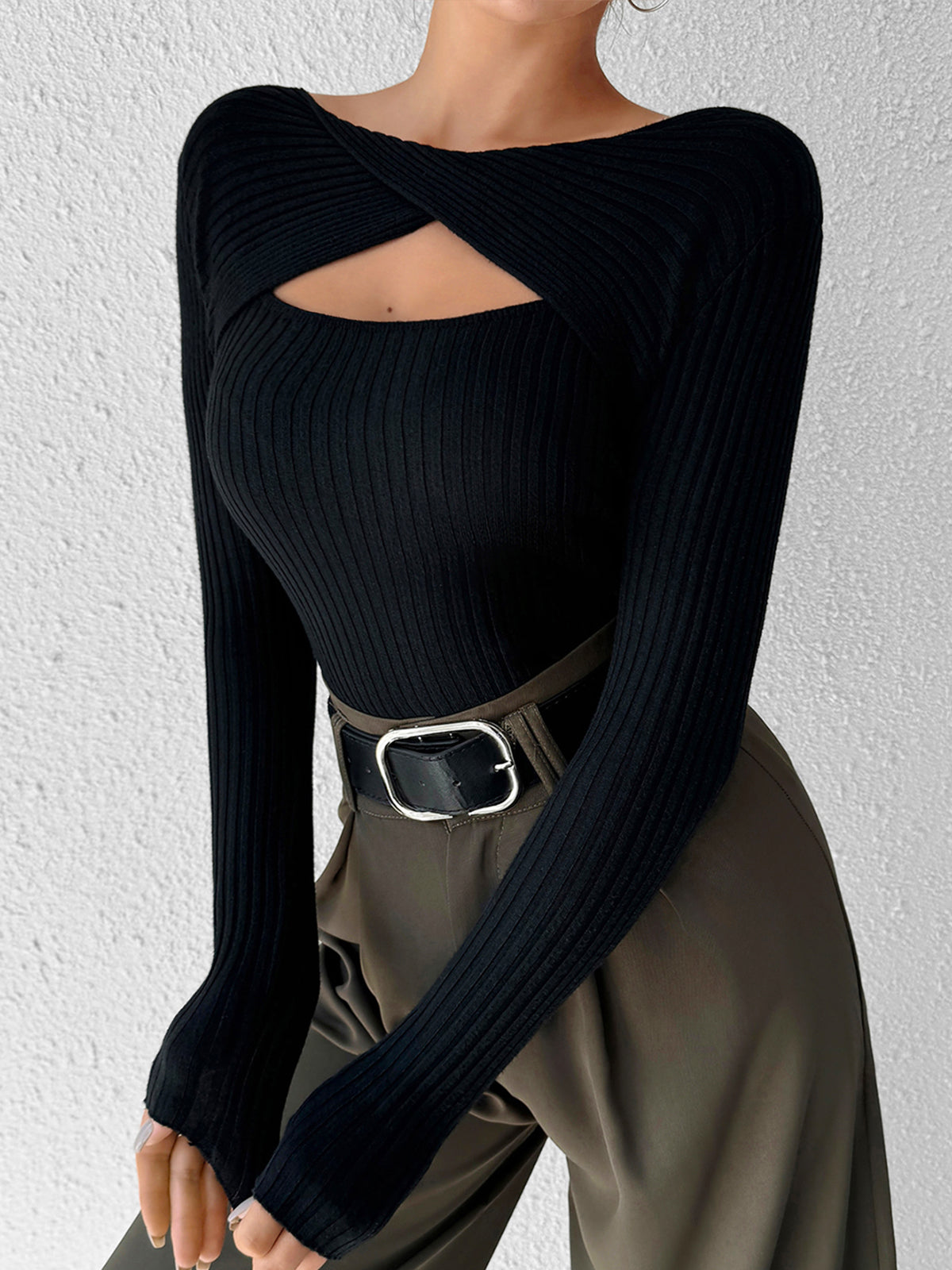 Cutout Skinny Knit Top-Chicvia