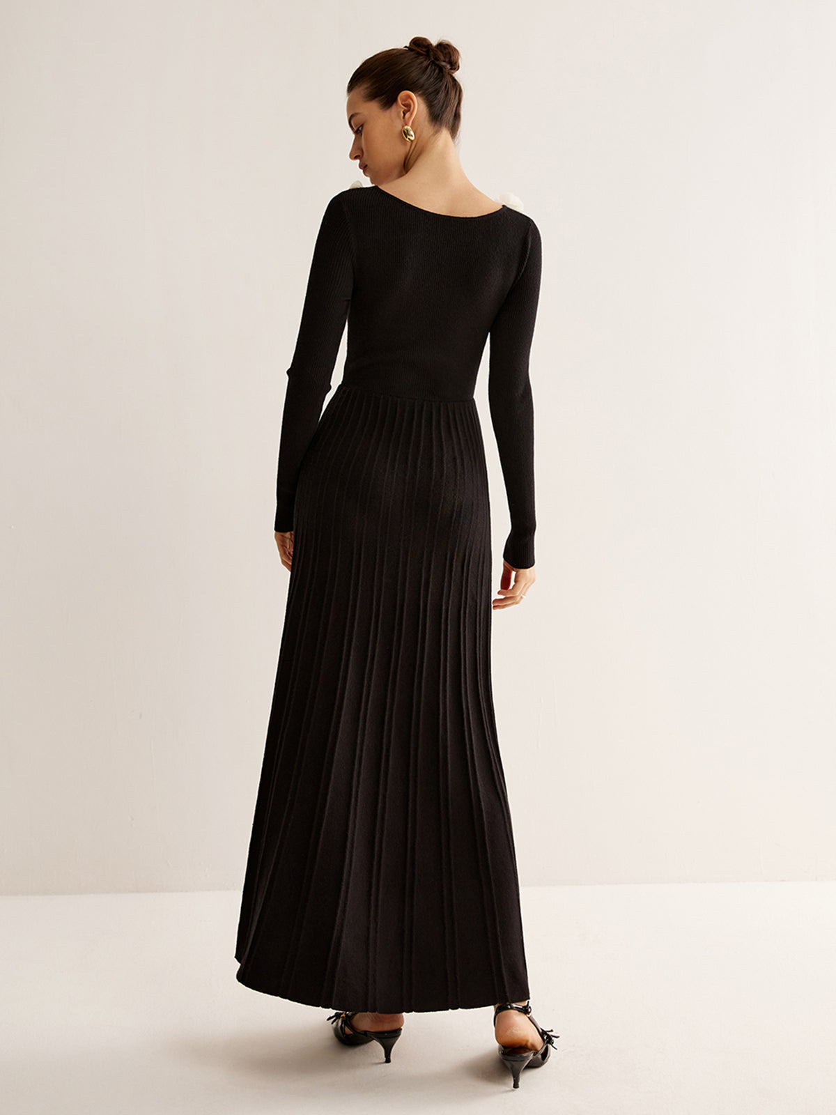 Floral Decor Pleated Sweater Dress-Chicvia