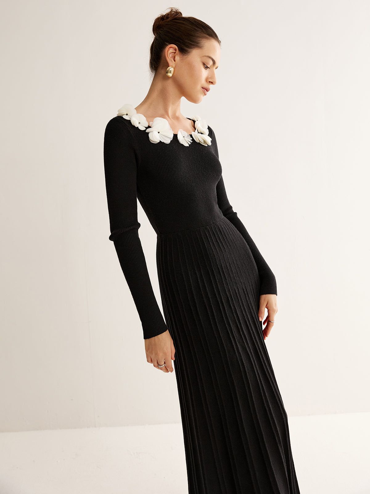 Floral Decor Pleated Sweater Dress-Chicvia