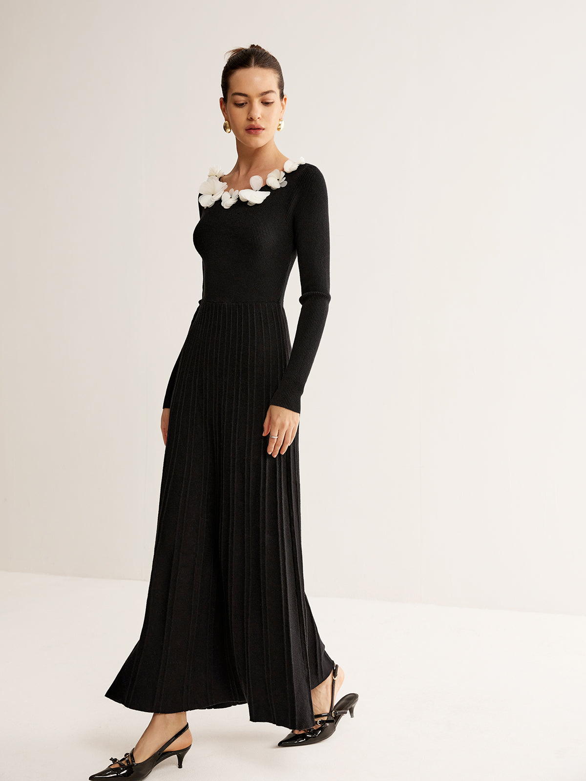 Floral Decor Pleated Sweater Dress-Chicvia