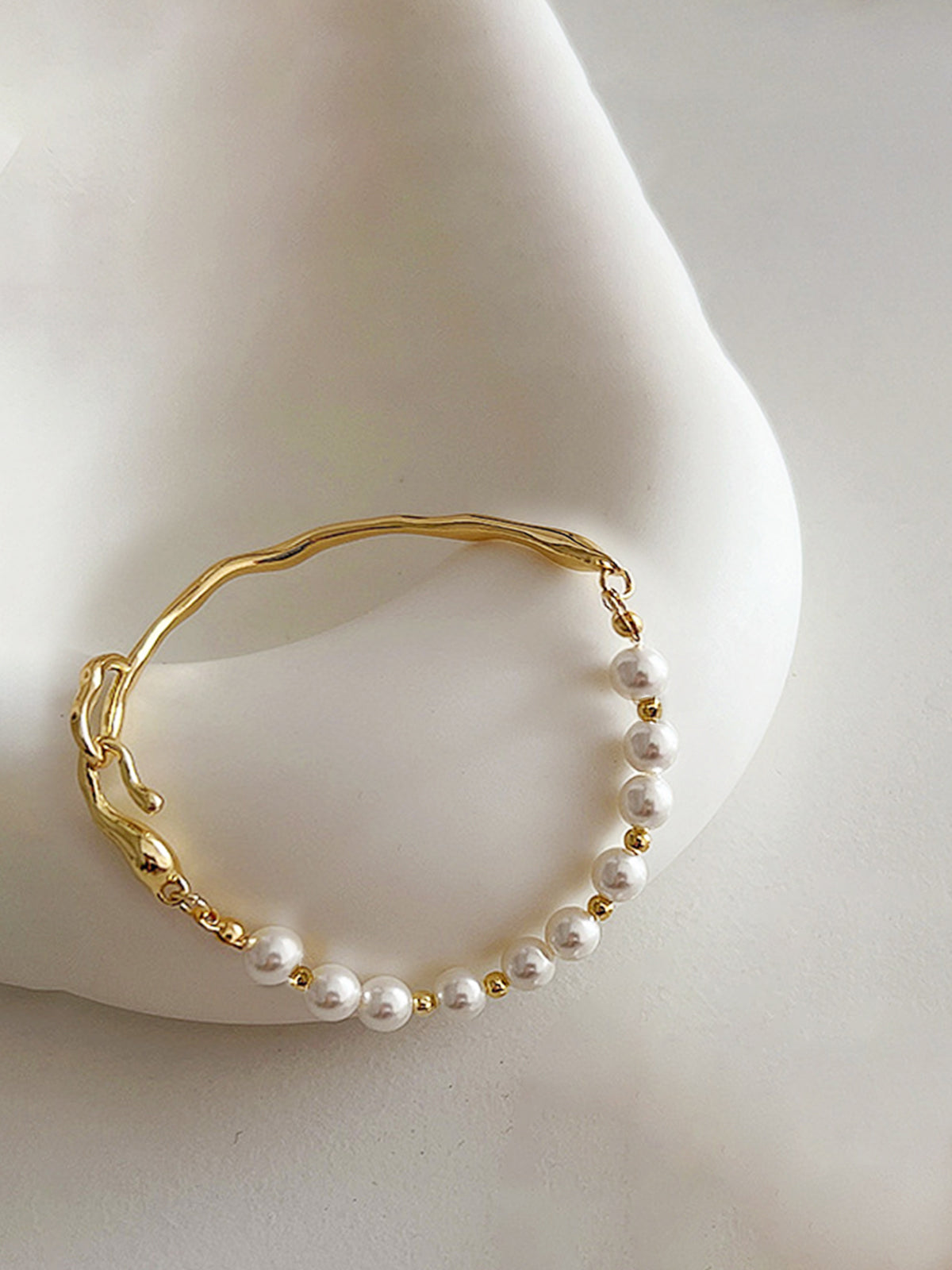 Irregular Metal Pearl Bracelet-Chicvia