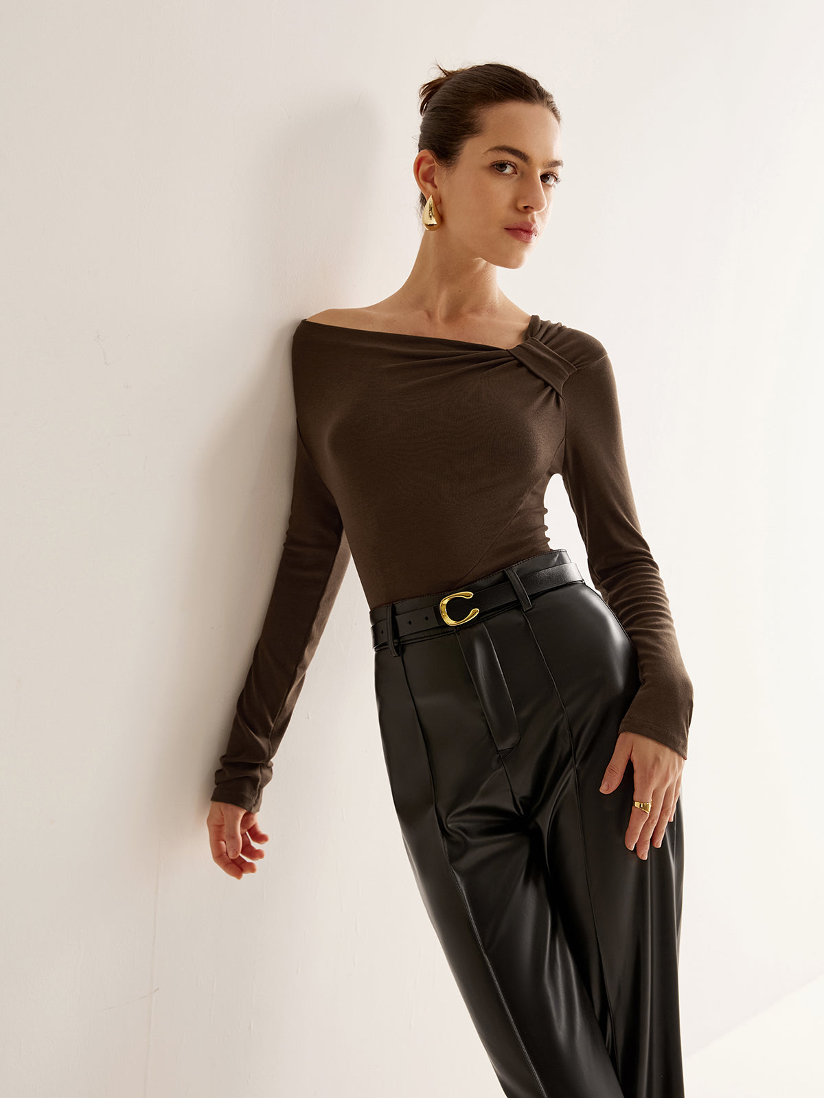 Knotted Cold-Shoulder Jersey Top-Chicvia