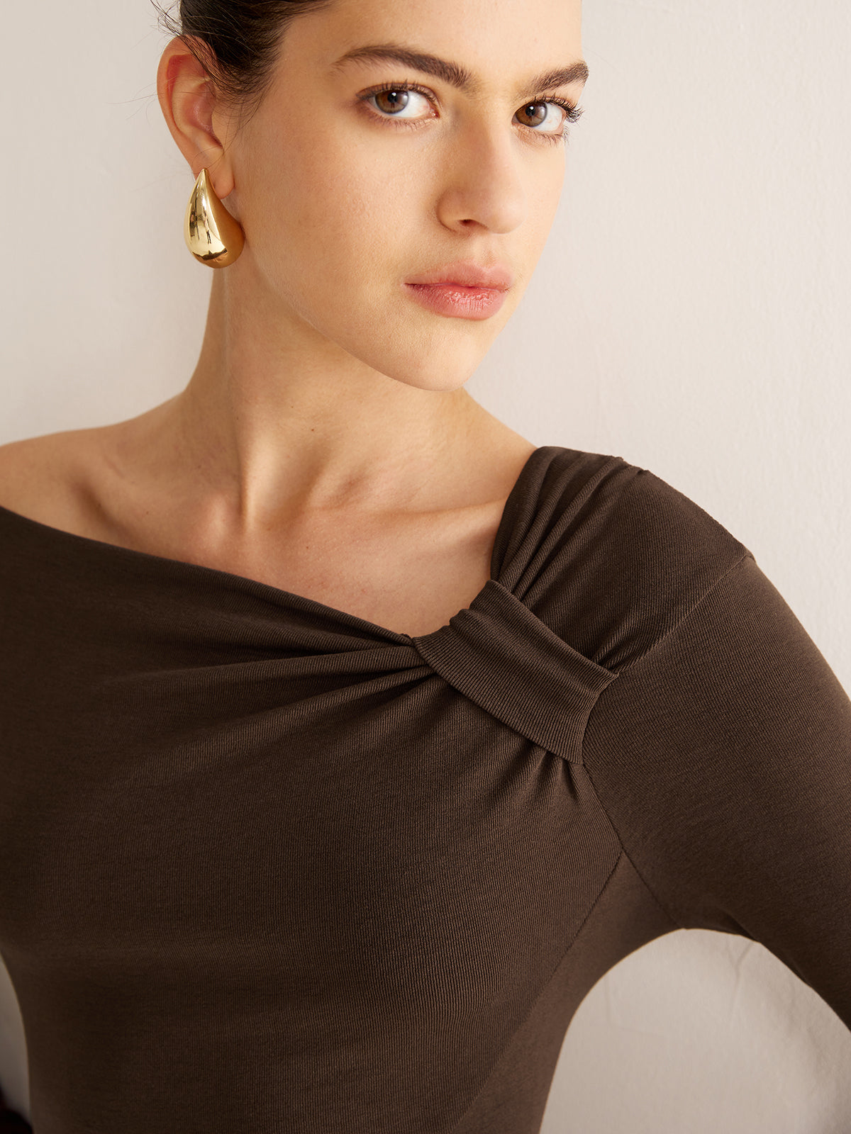 Knotted Cold-Shoulder Jersey Top-Chicvia