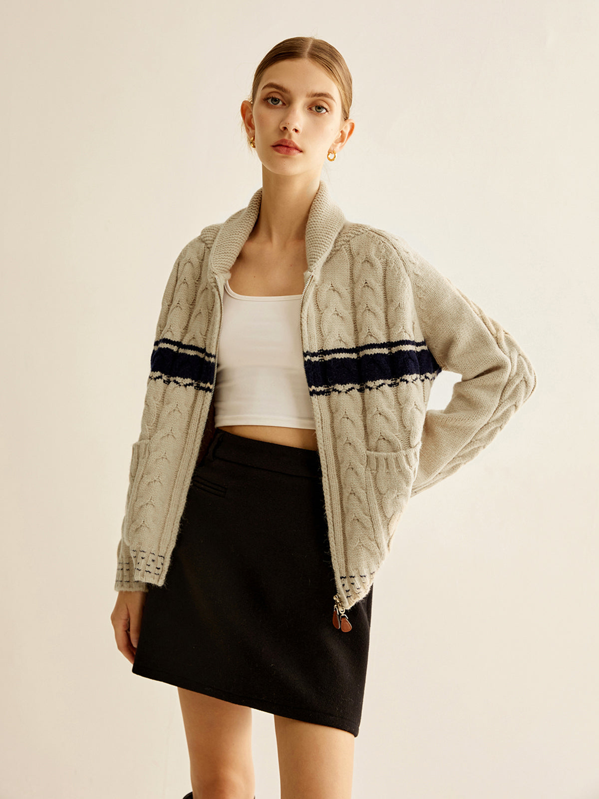 Color Block Twist Zipper Knit Outerwear-Chicvia