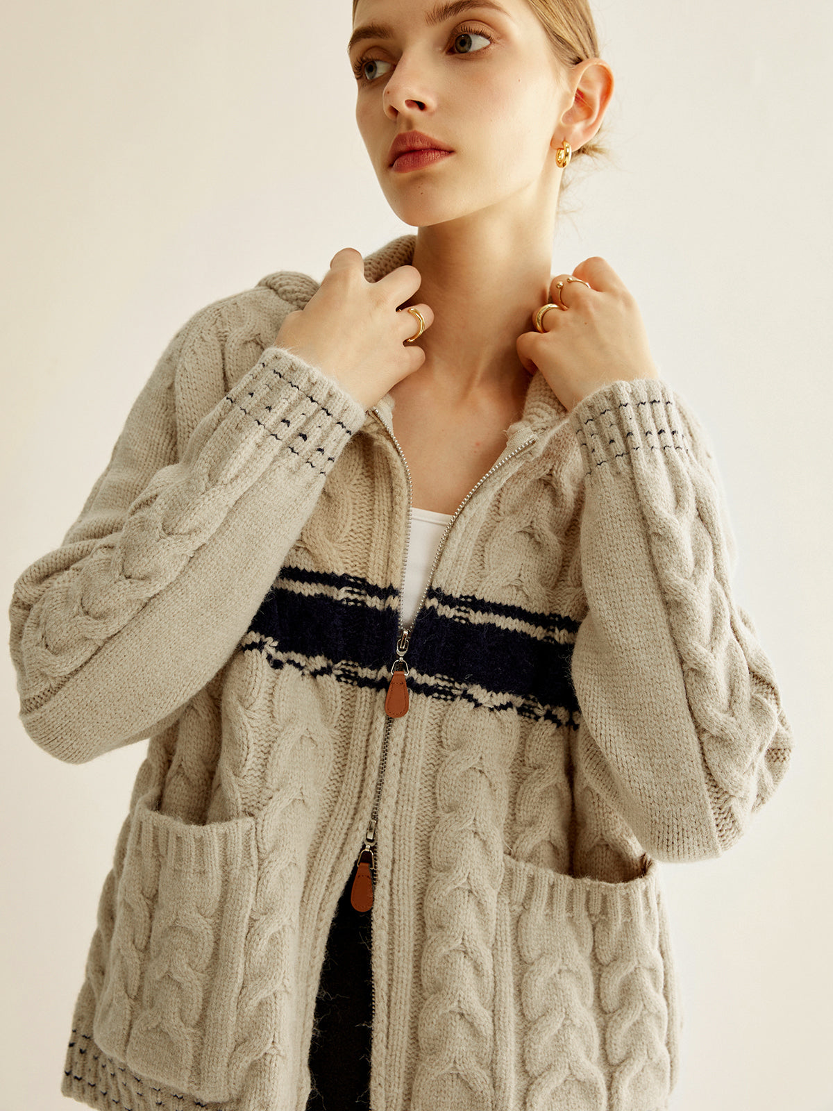 Color Block Twist Zipper Knit Outerwear-Chicvia