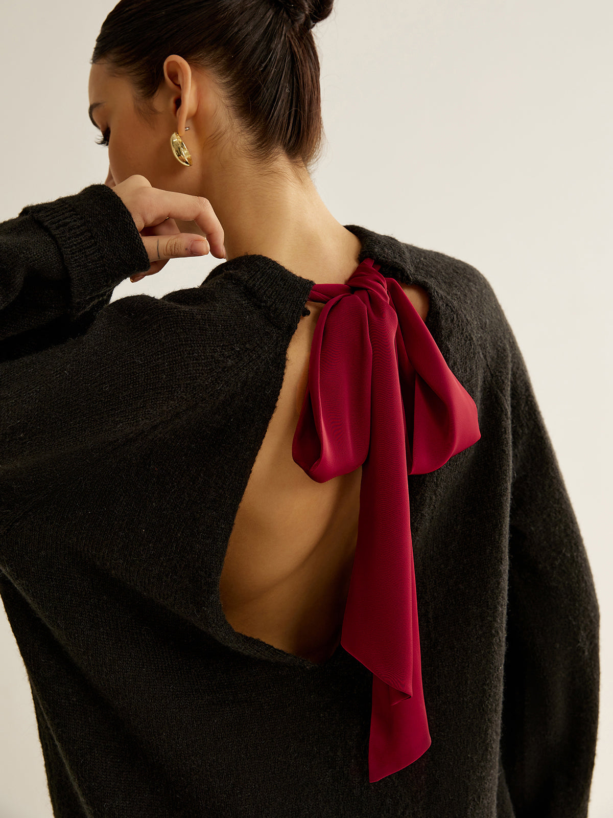 Oversized Open Back Tie Sweater-Chicvia