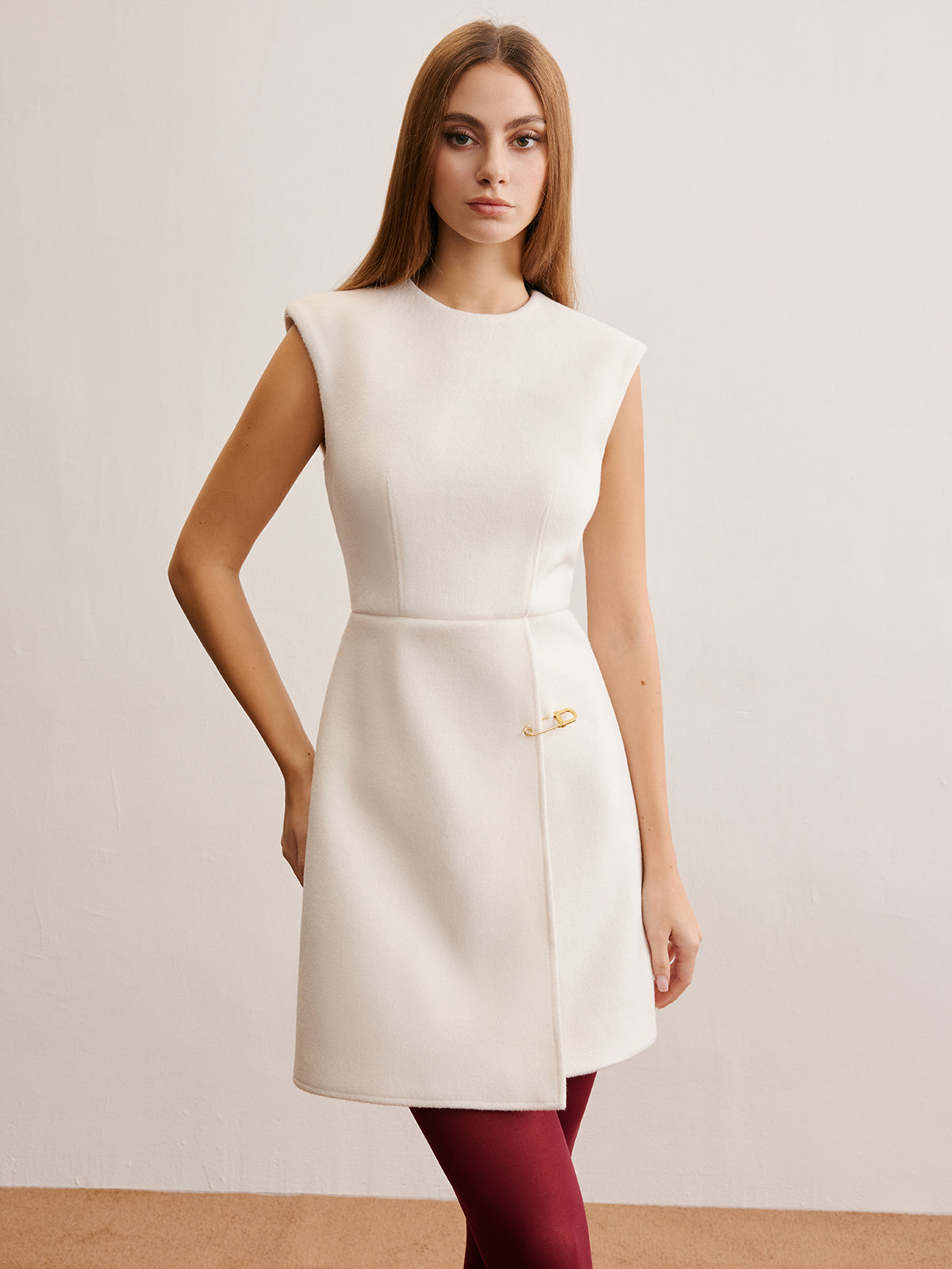 Pin-Detail Sleeveless Warm Dress-Chicvia