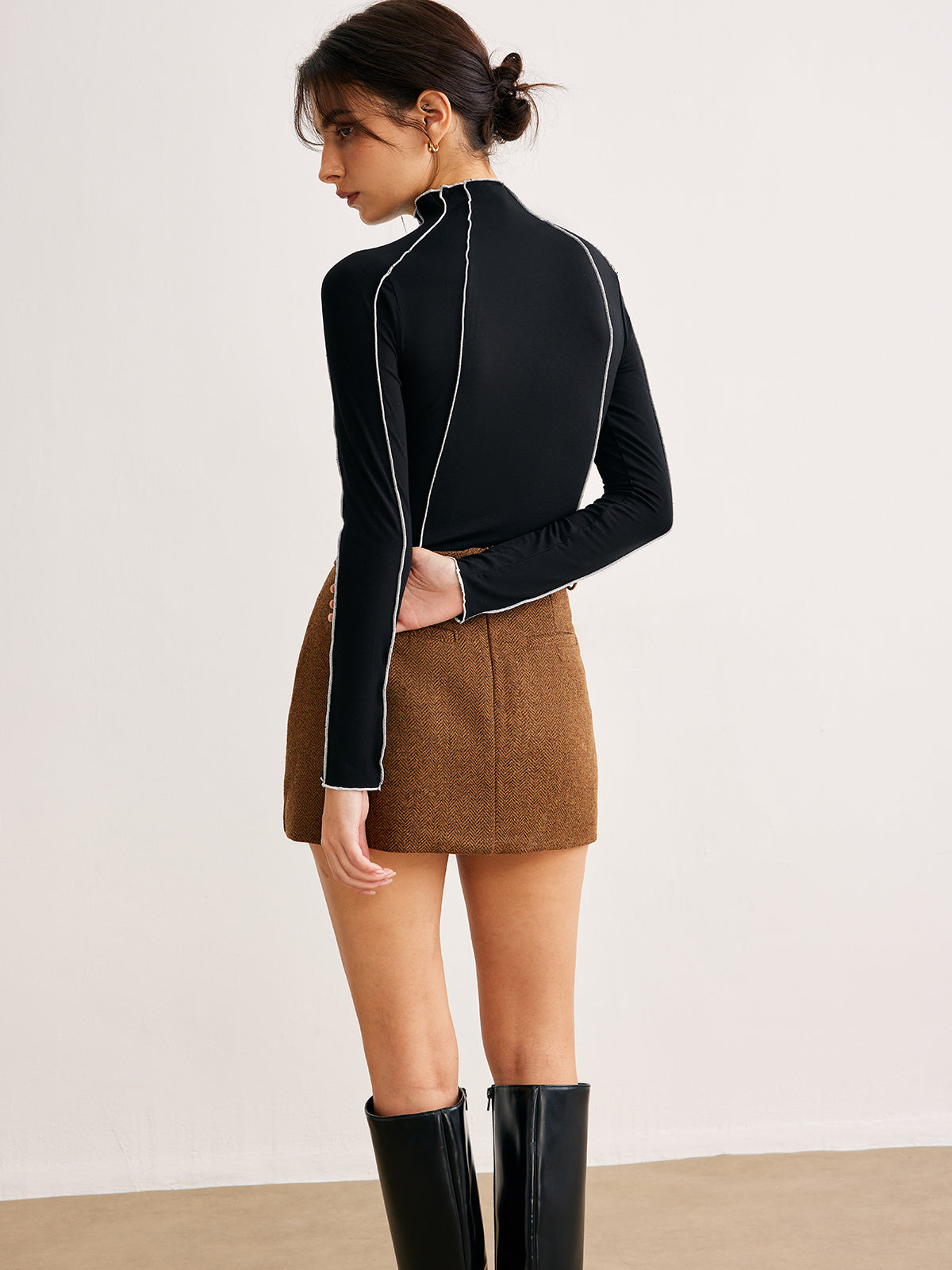 Lettuce Trim Contrast Piping Slim T-Shirt-Chicvia