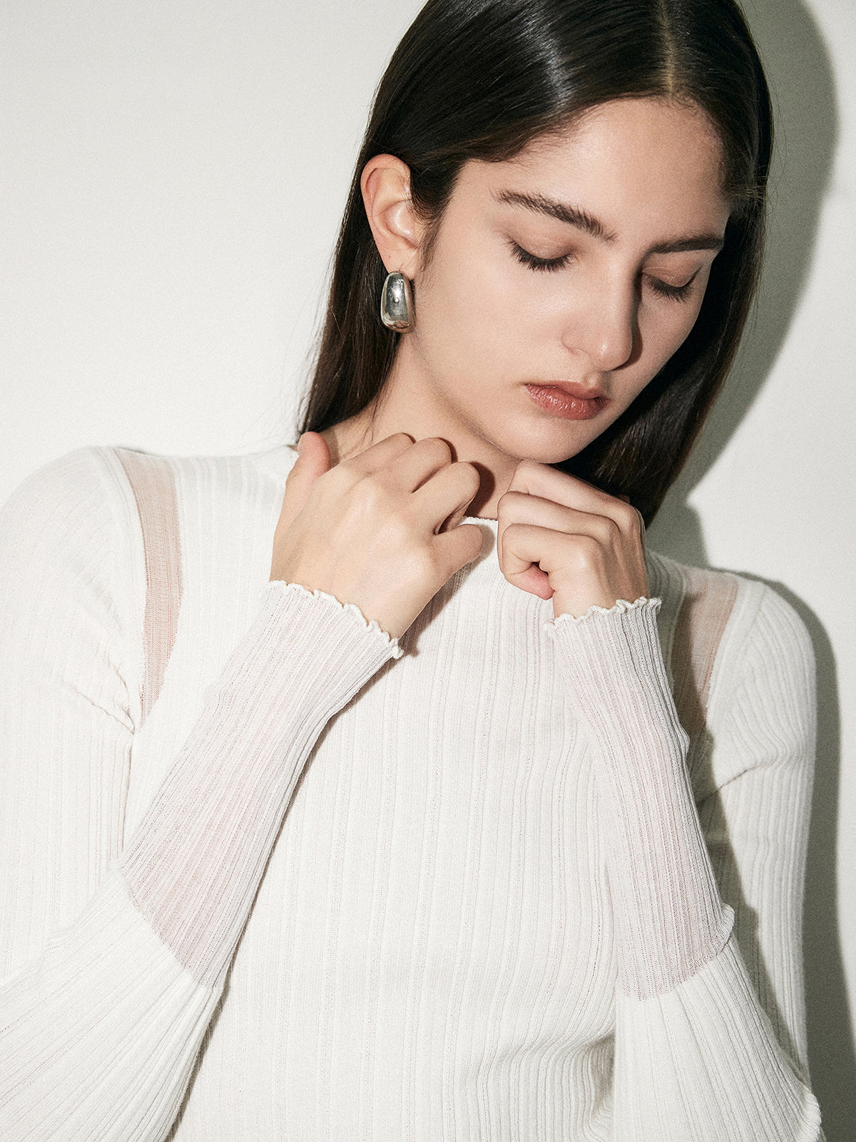 Minimalist Wool-Blend Knit Top-Chicvia